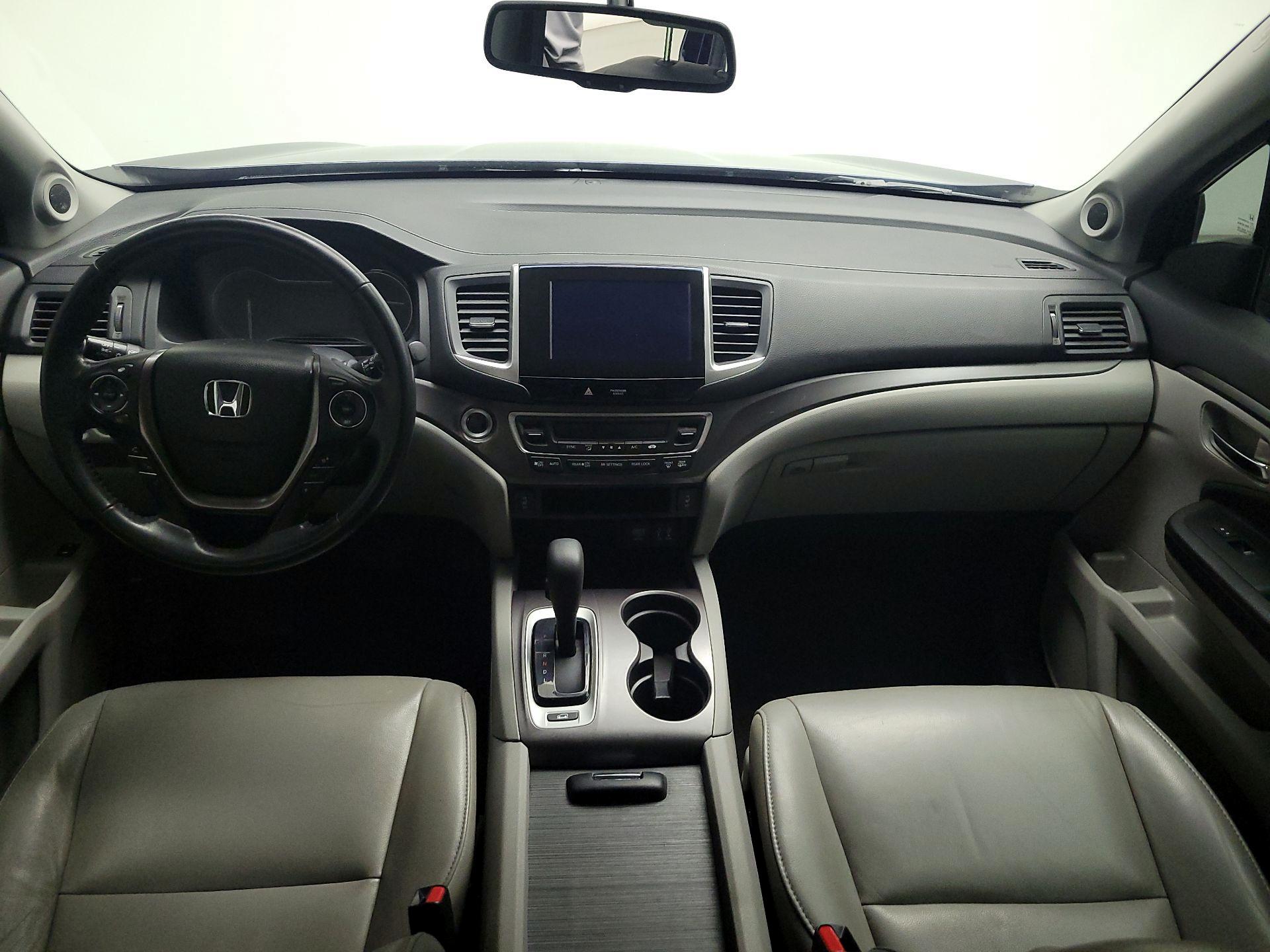 Thumbnail: 2016 Honda Pilot - 9