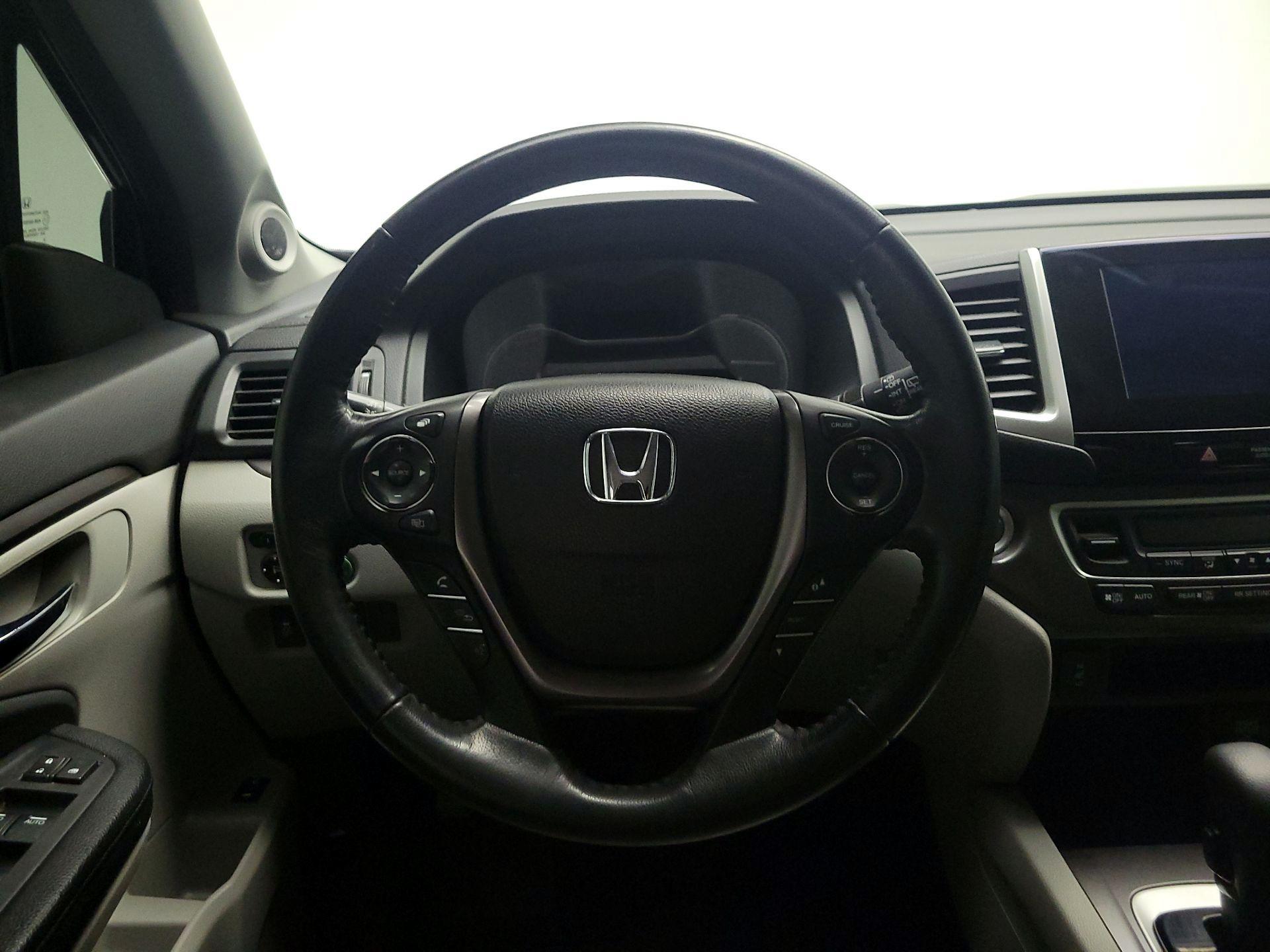 Thumbnail: 2016 Honda Pilot - 10