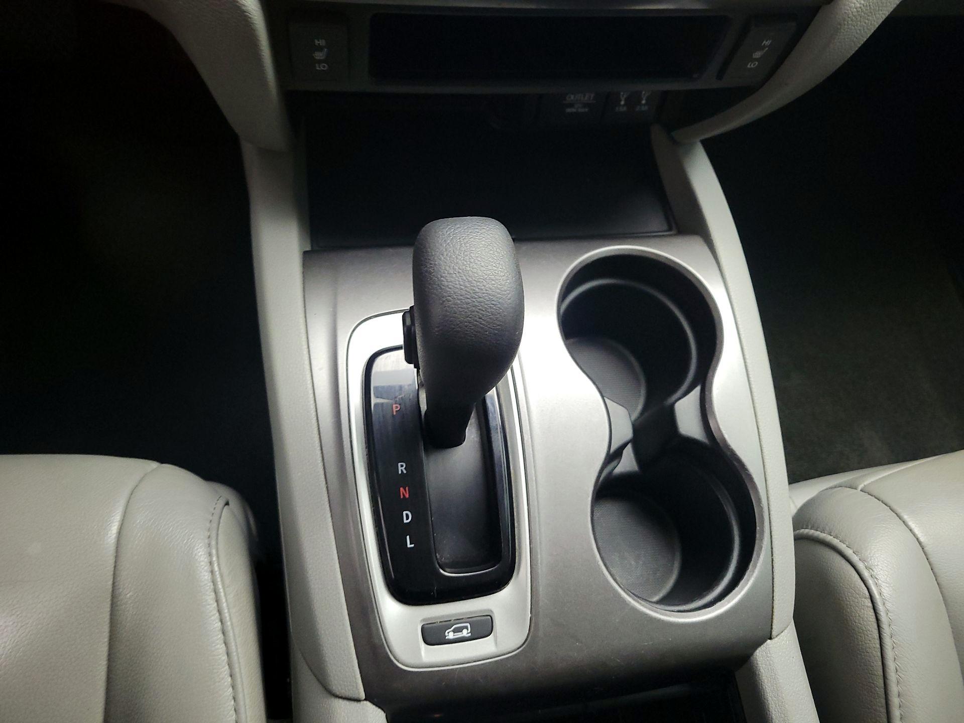 Thumbnail: 2016 Honda Pilot - 15