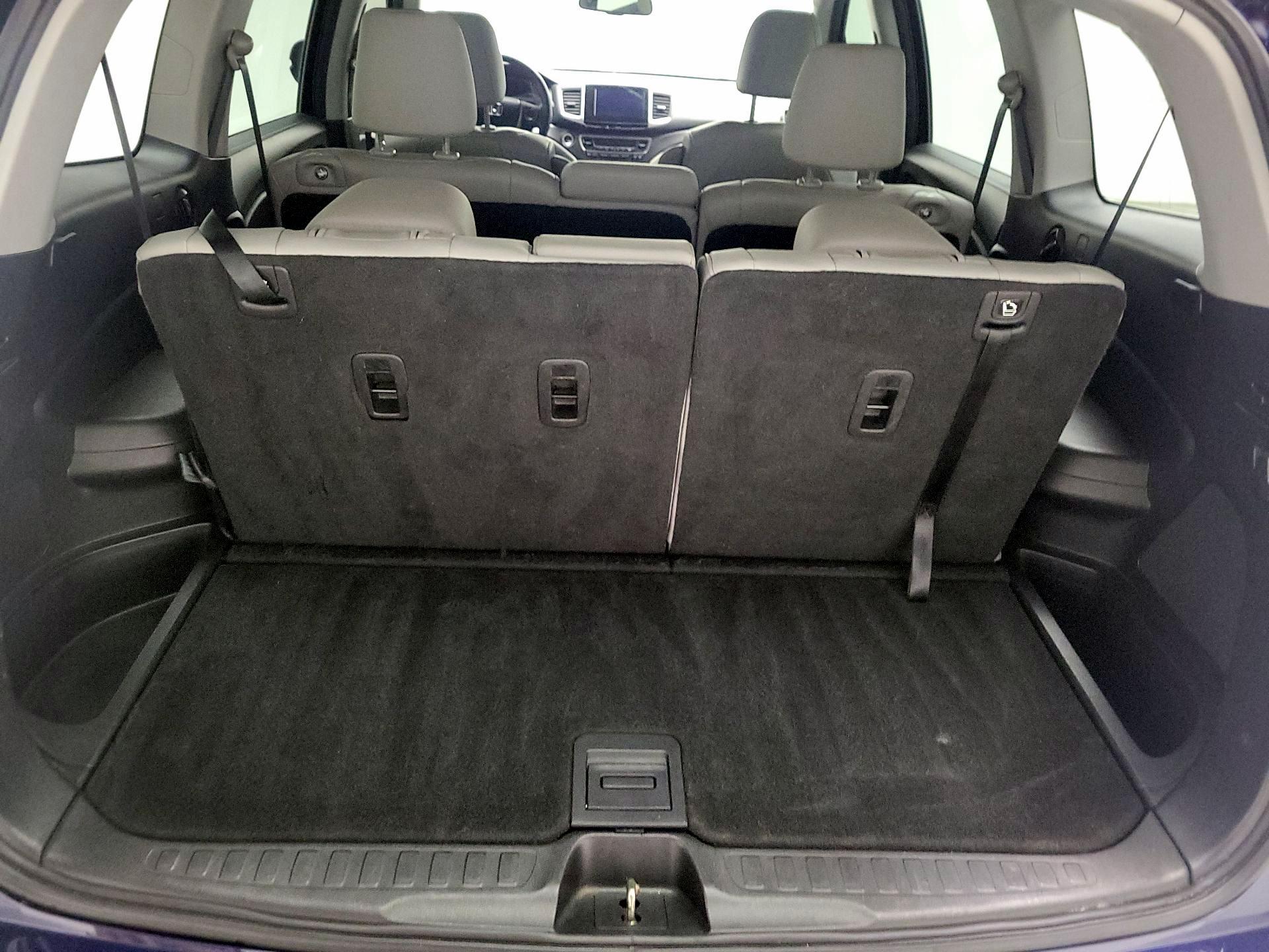 Thumbnail: 2016 Honda Pilot - 16