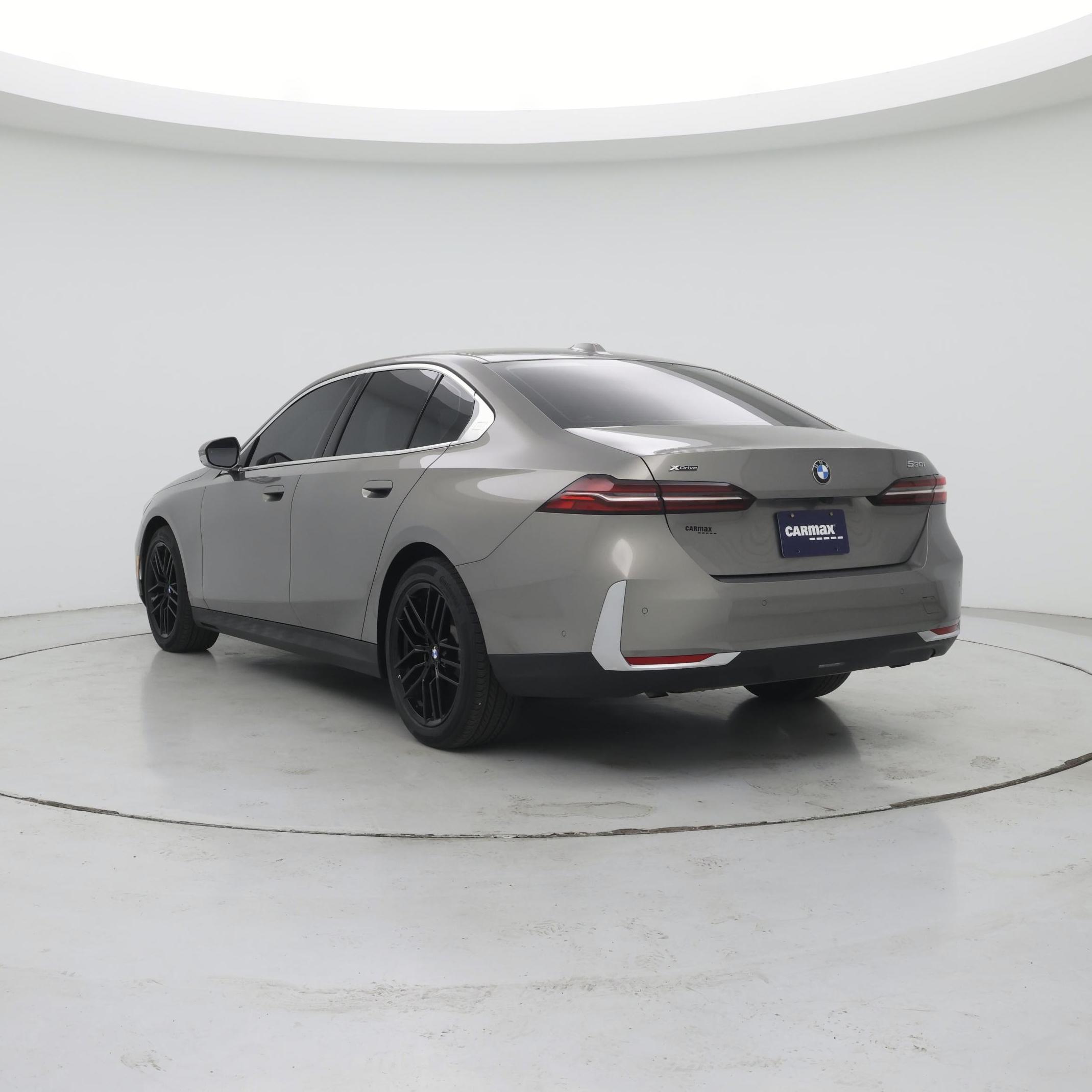 Thumbnail: 2024 BMW 5 Series - 2