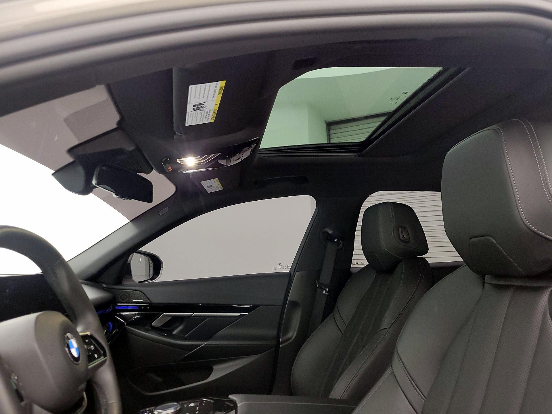 Thumbnail: 2024 BMW 5 Series - 20