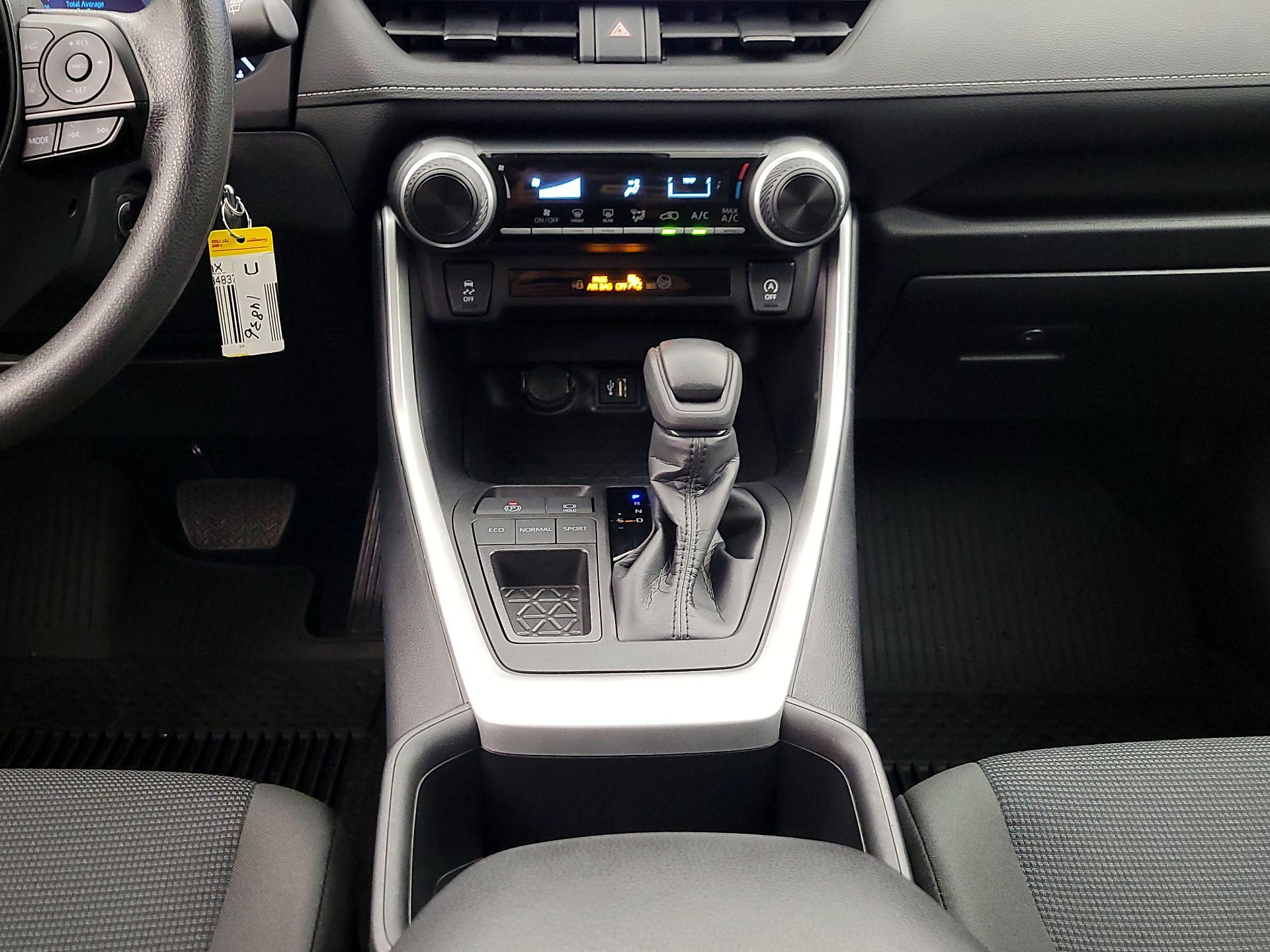 Thumbnail: 2024 Toyota RAV4 - 17