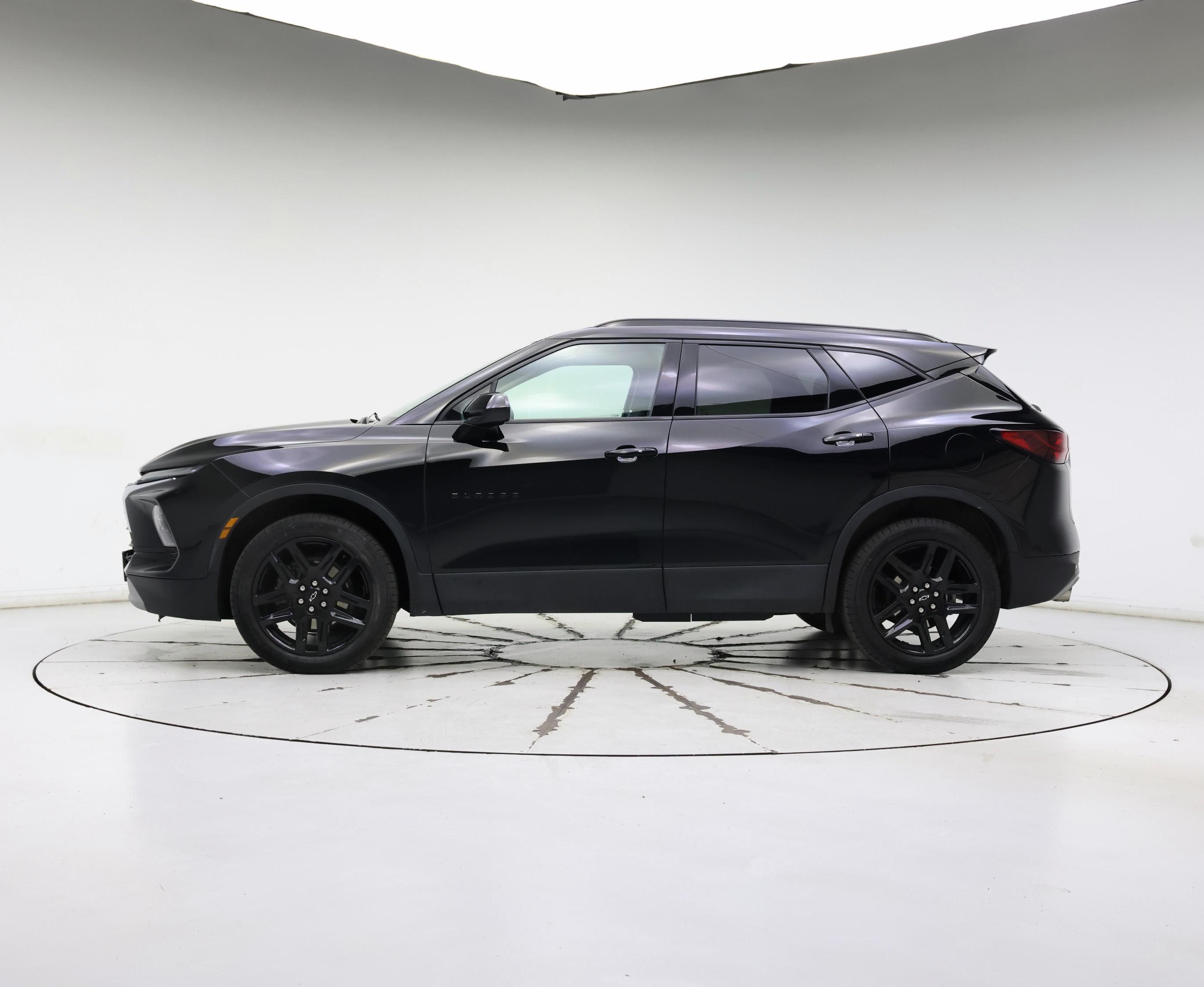 Thumbnail: 2023 Chevrolet Blazer - 3