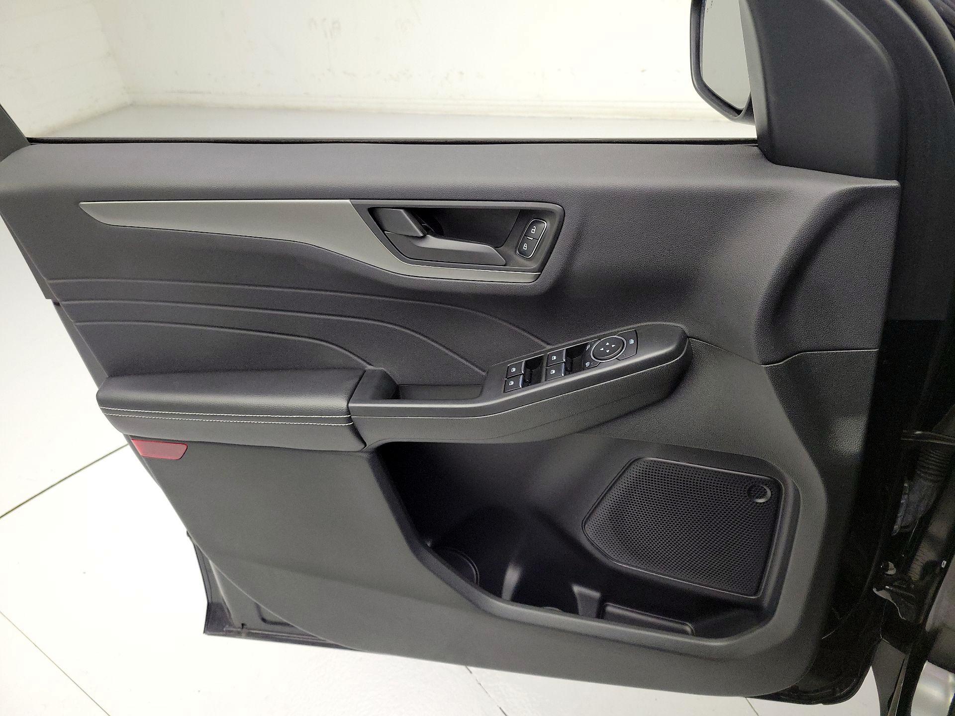 Thumbnail: 2023 Ford Escape - 12