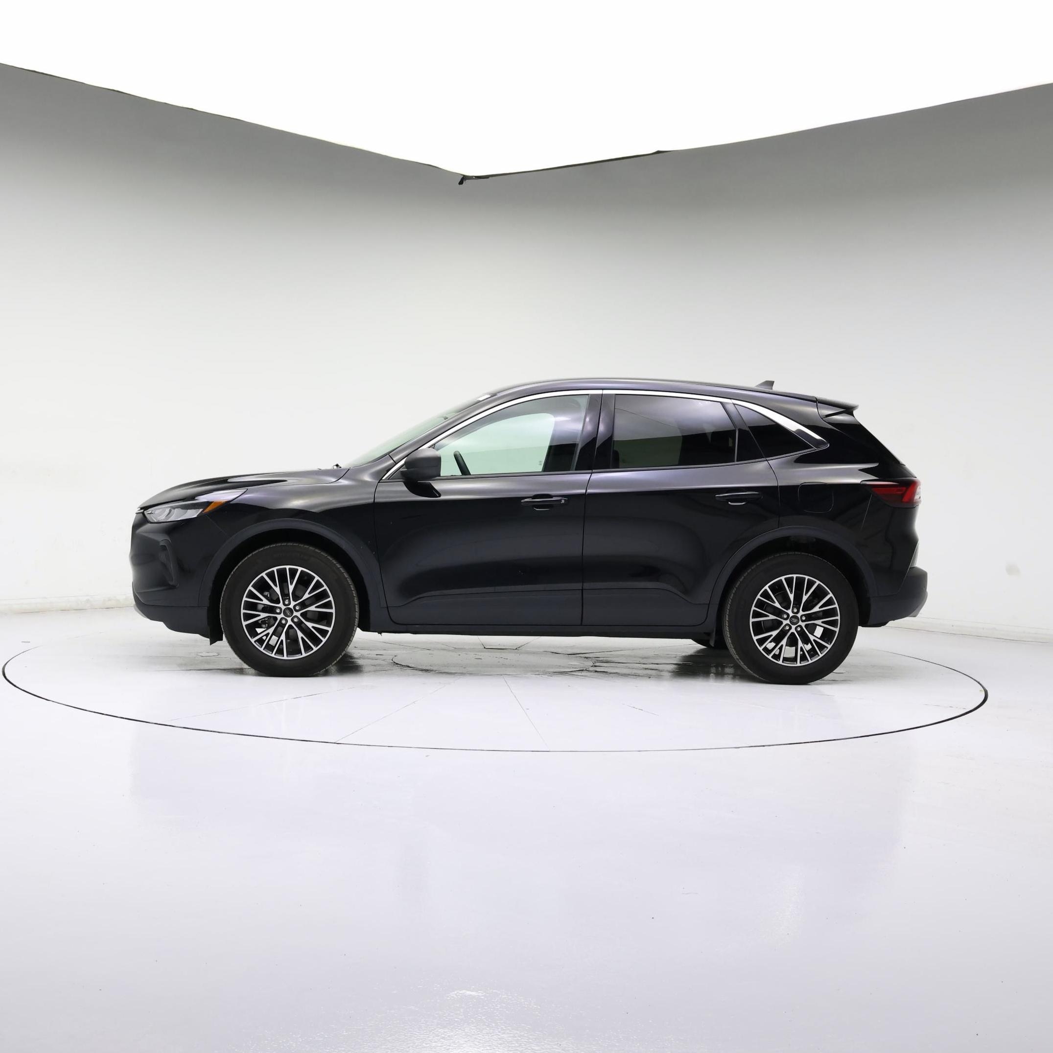 Thumbnail: 2023 Ford Escape - 3