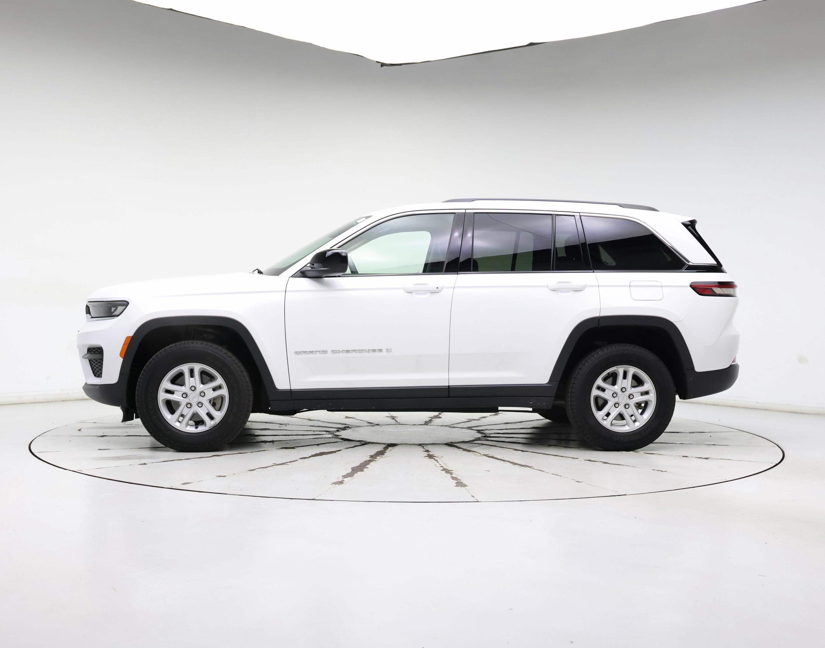 Thumbnail: 2023 Jeep Grand Cherokee - 3