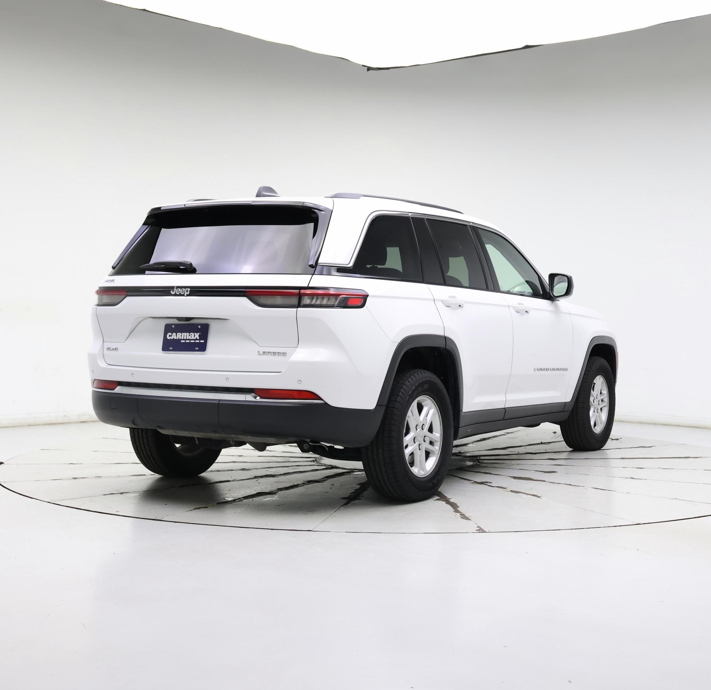 Thumbnail: 2023 Jeep Grand Cherokee - 8