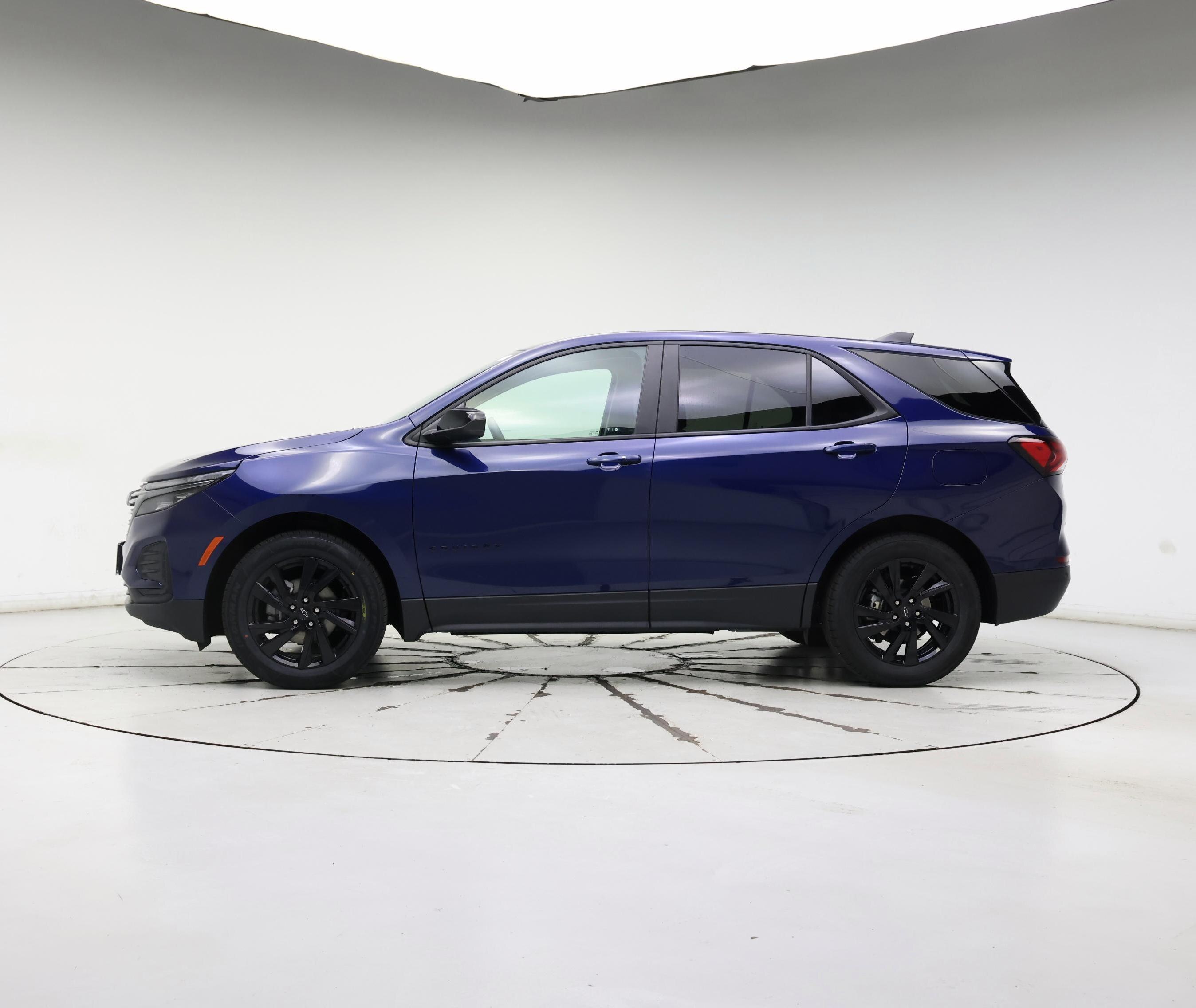 Thumbnail: 2023 Chevrolet Equinox - 3