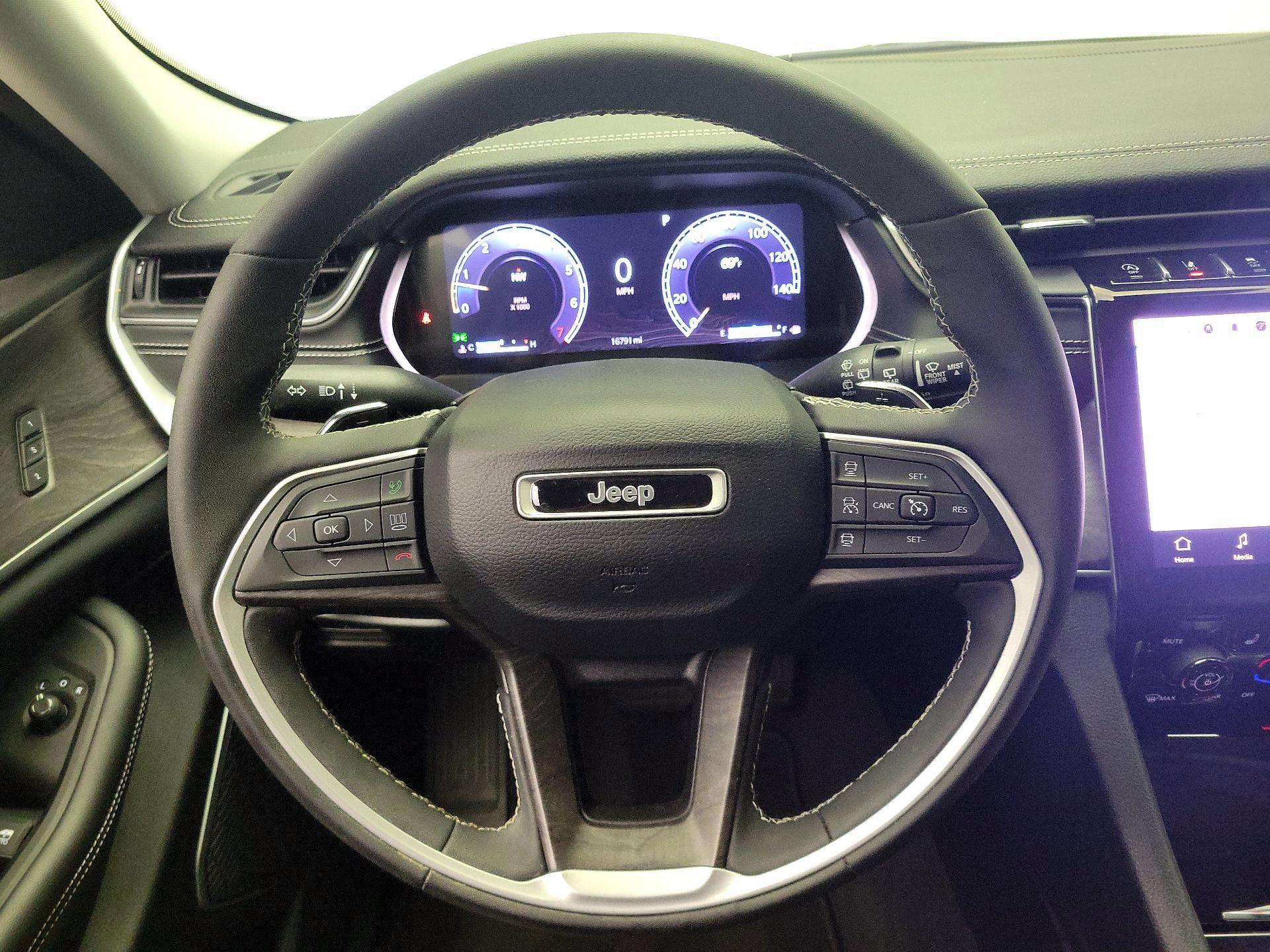 Thumbnail: 2023 Jeep Grand Cherokee - 10