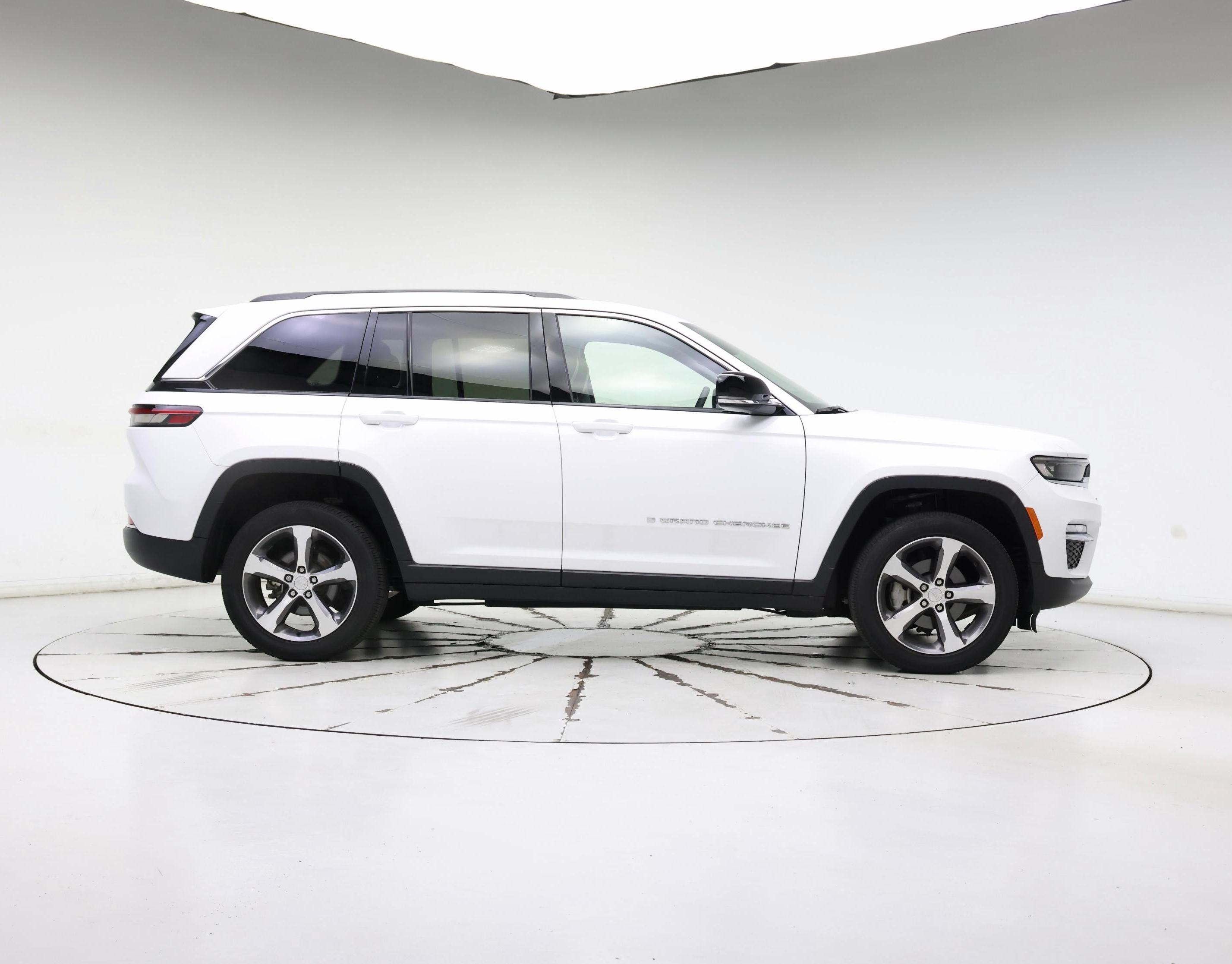 Thumbnail: 2023 Jeep Grand Cherokee - 7