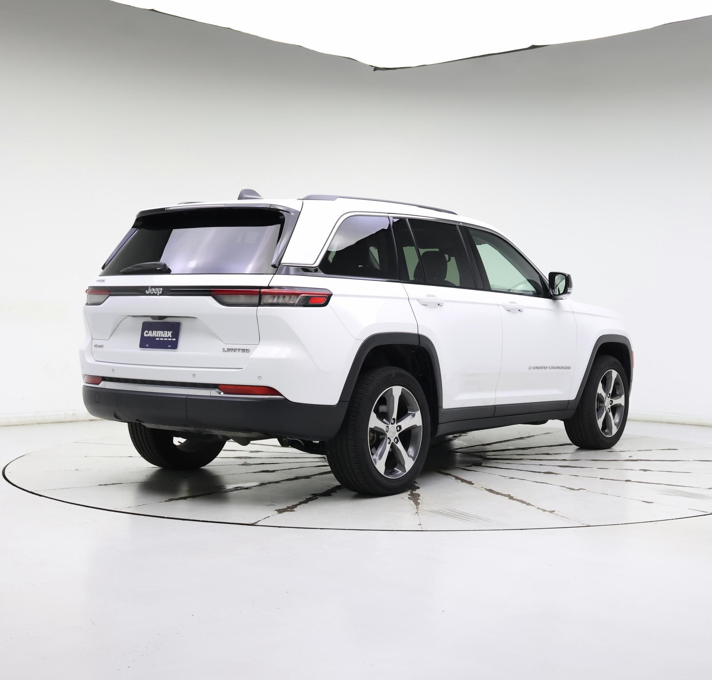 Thumbnail: 2023 Jeep Grand Cherokee - 8