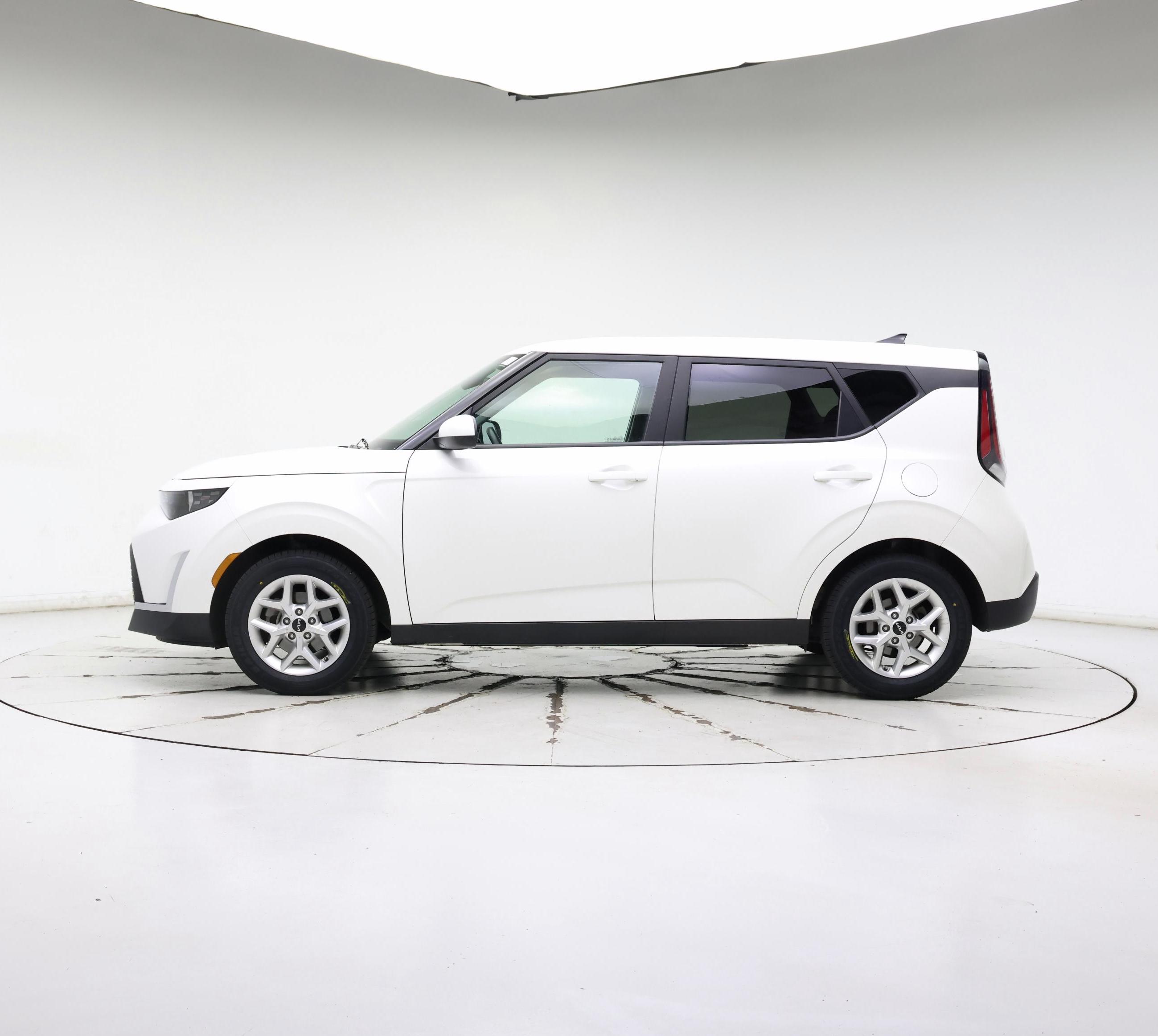 Thumbnail: 2023 Kia Soul - 3
