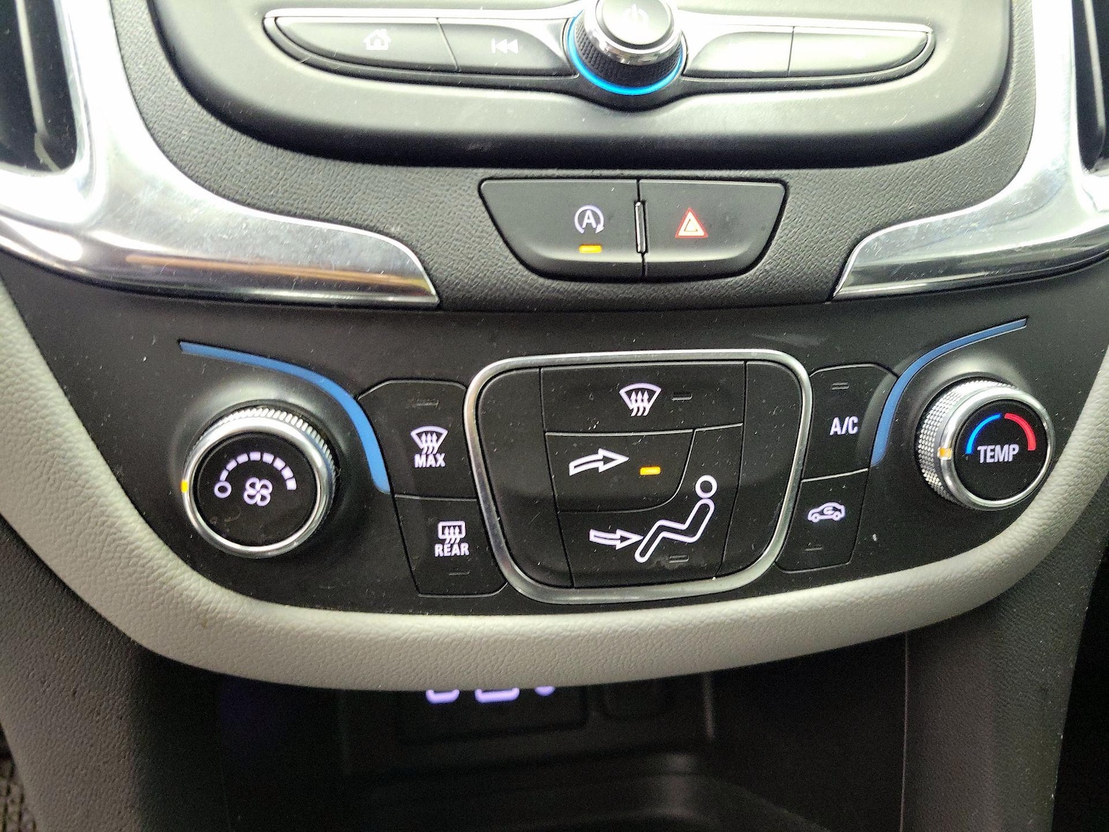 2023 Chevrolet Equinox LS - Photo 16