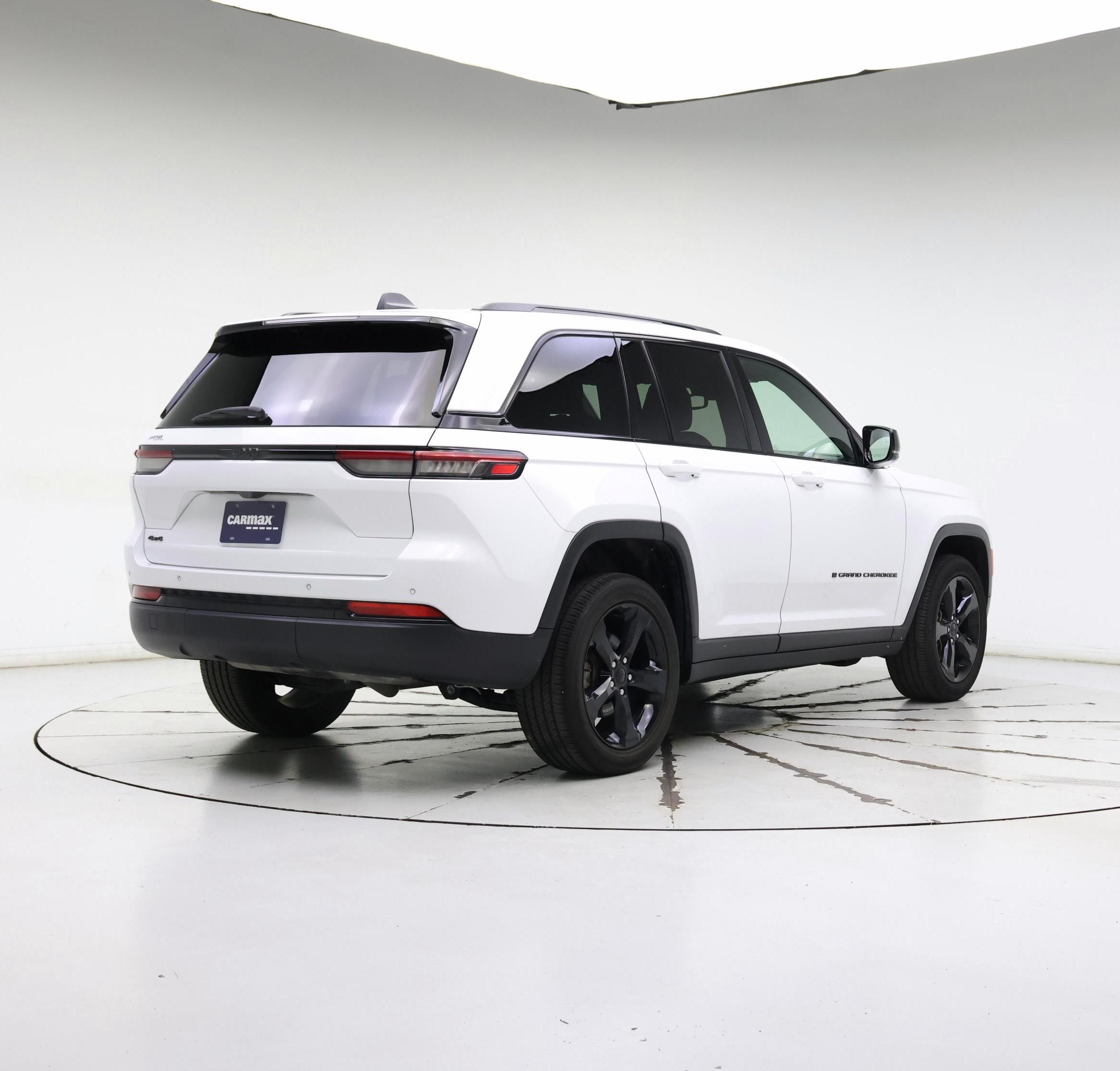 Thumbnail: 2023 Jeep Grand Cherokee - 8