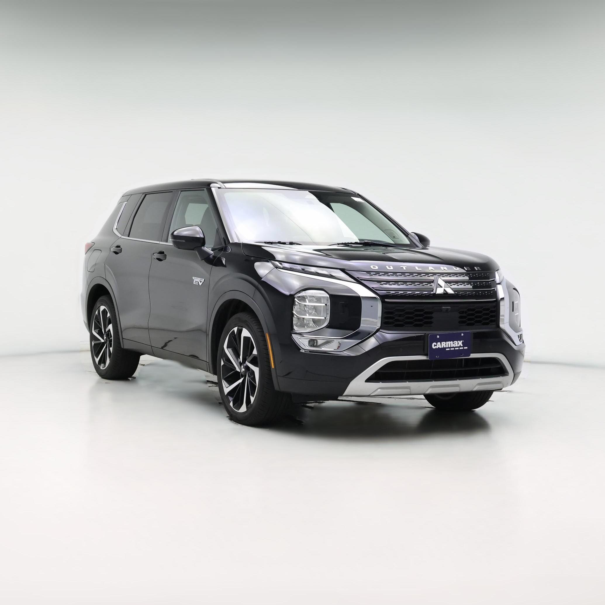 Thumbnail: 2023 Mitsubishi Outlander - 1