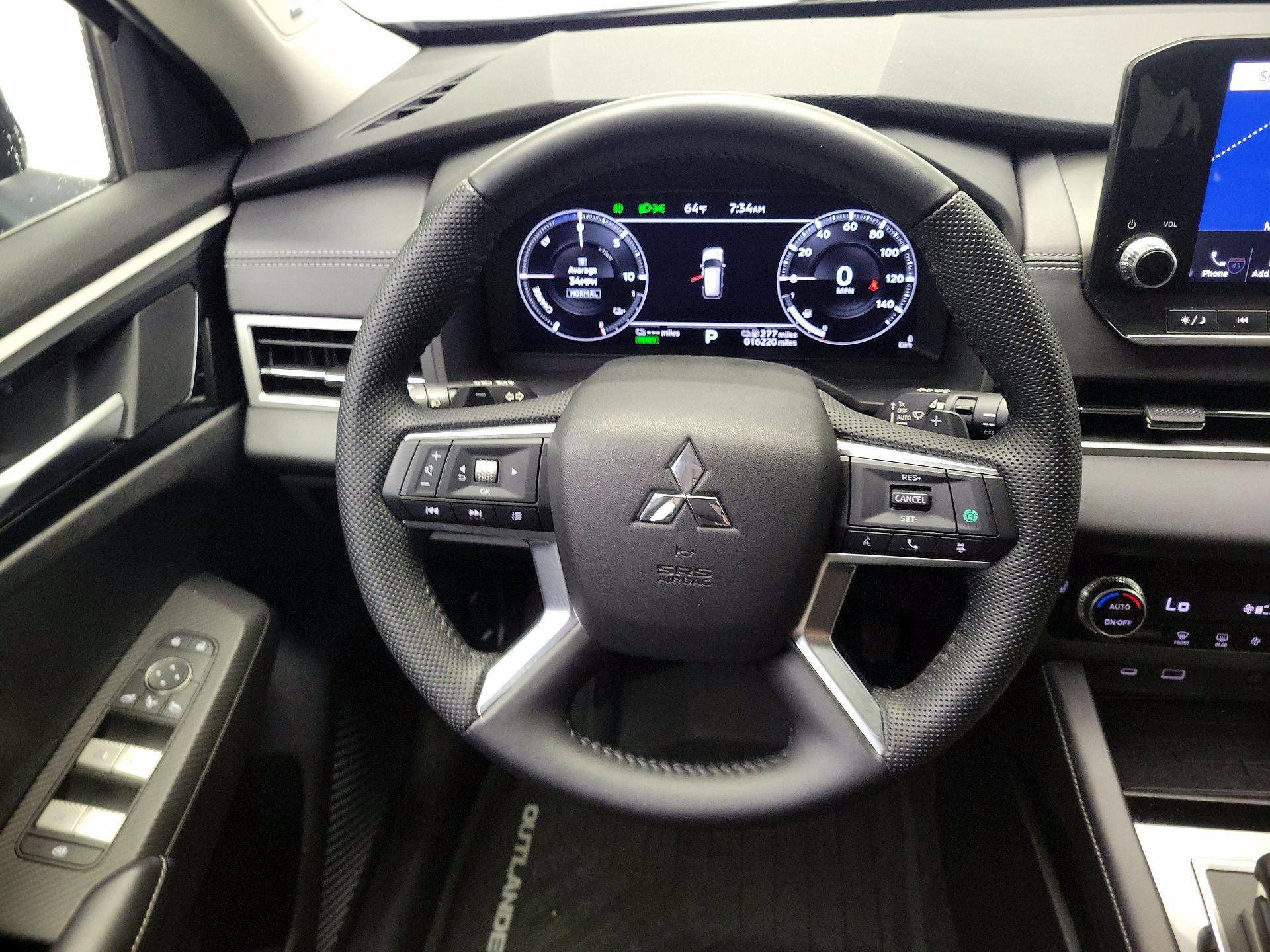 Thumbnail: 2023 Mitsubishi Outlander - 10