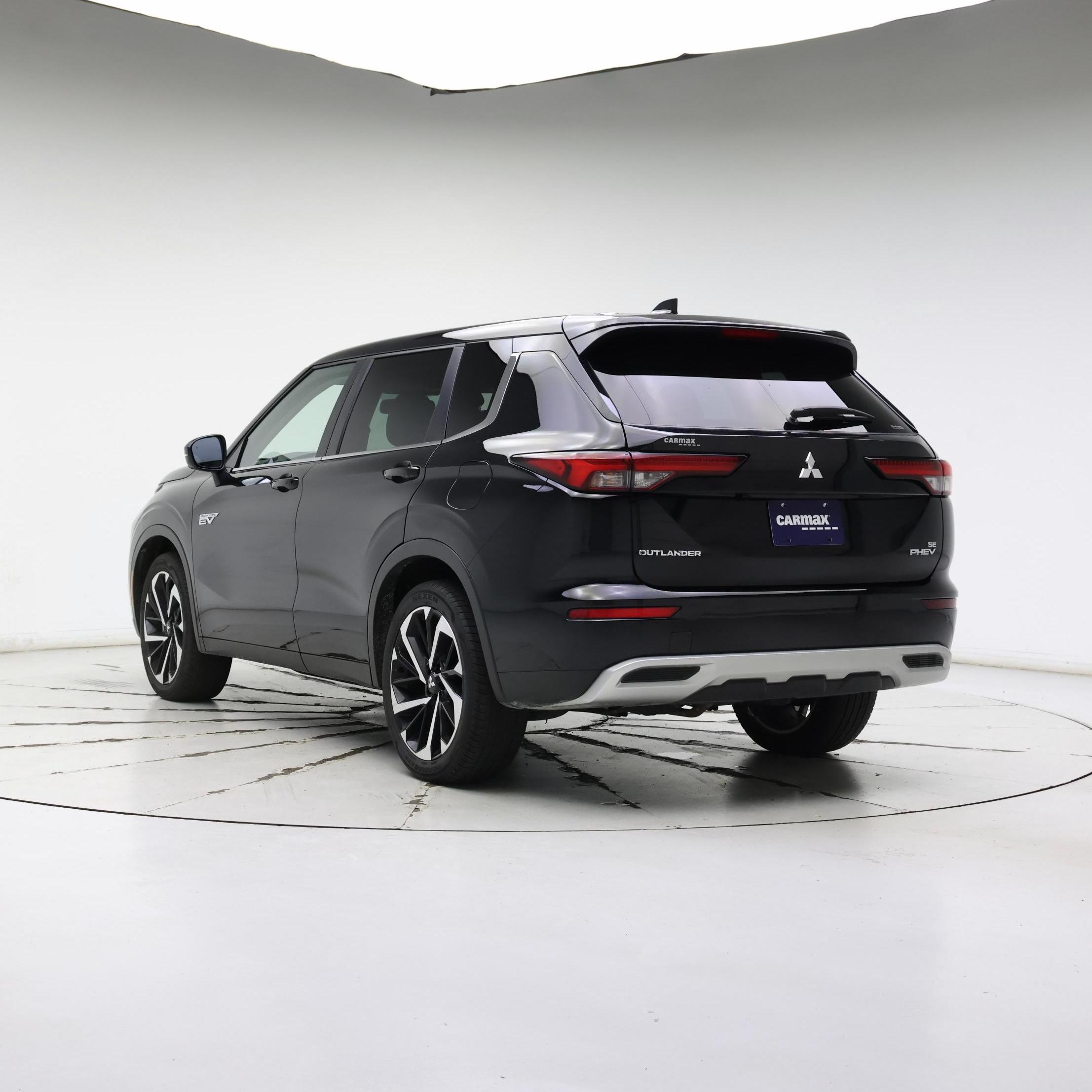 Thumbnail: 2023 Mitsubishi Outlander - 2