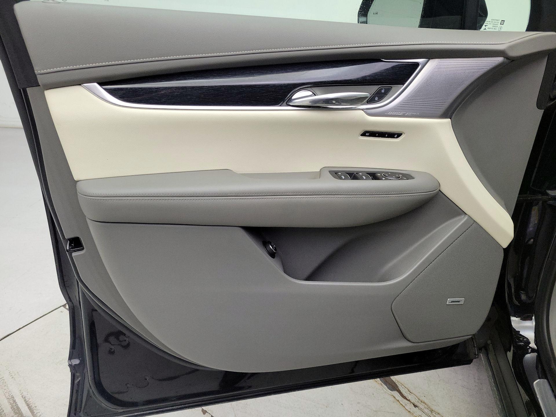Thumbnail: 2023 Cadillac XT6 - 12