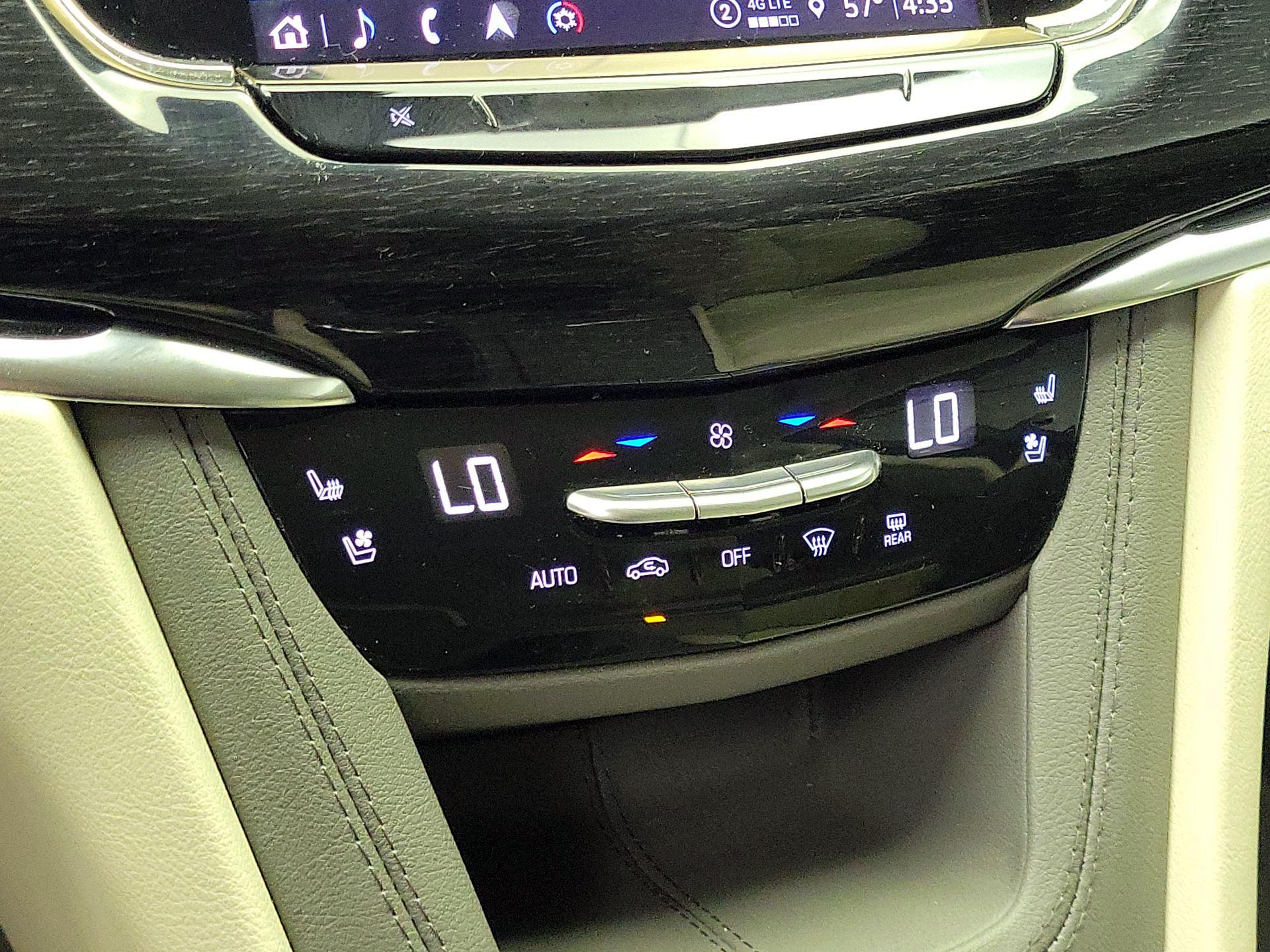 Thumbnail: 2023 Cadillac XT6 - 17
