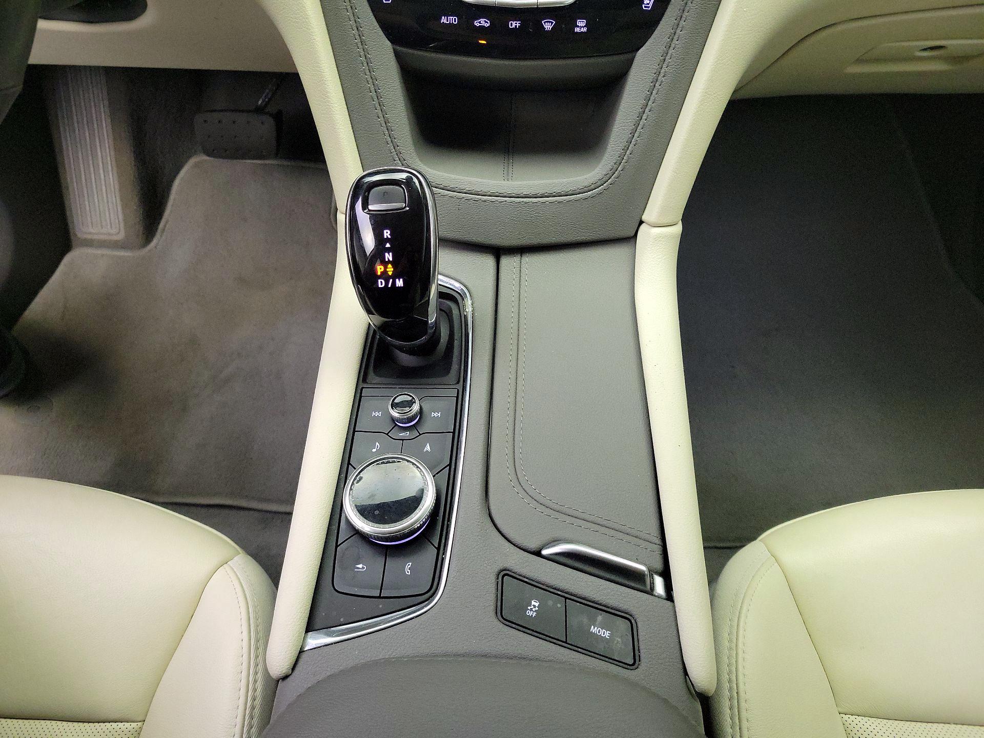 Thumbnail: 2023 Cadillac XT6 - 18
