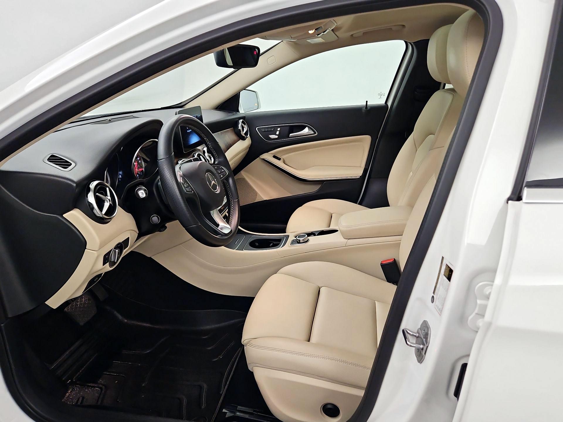 Thumbnail: 2020 Mercedes-Benz GLA - 11