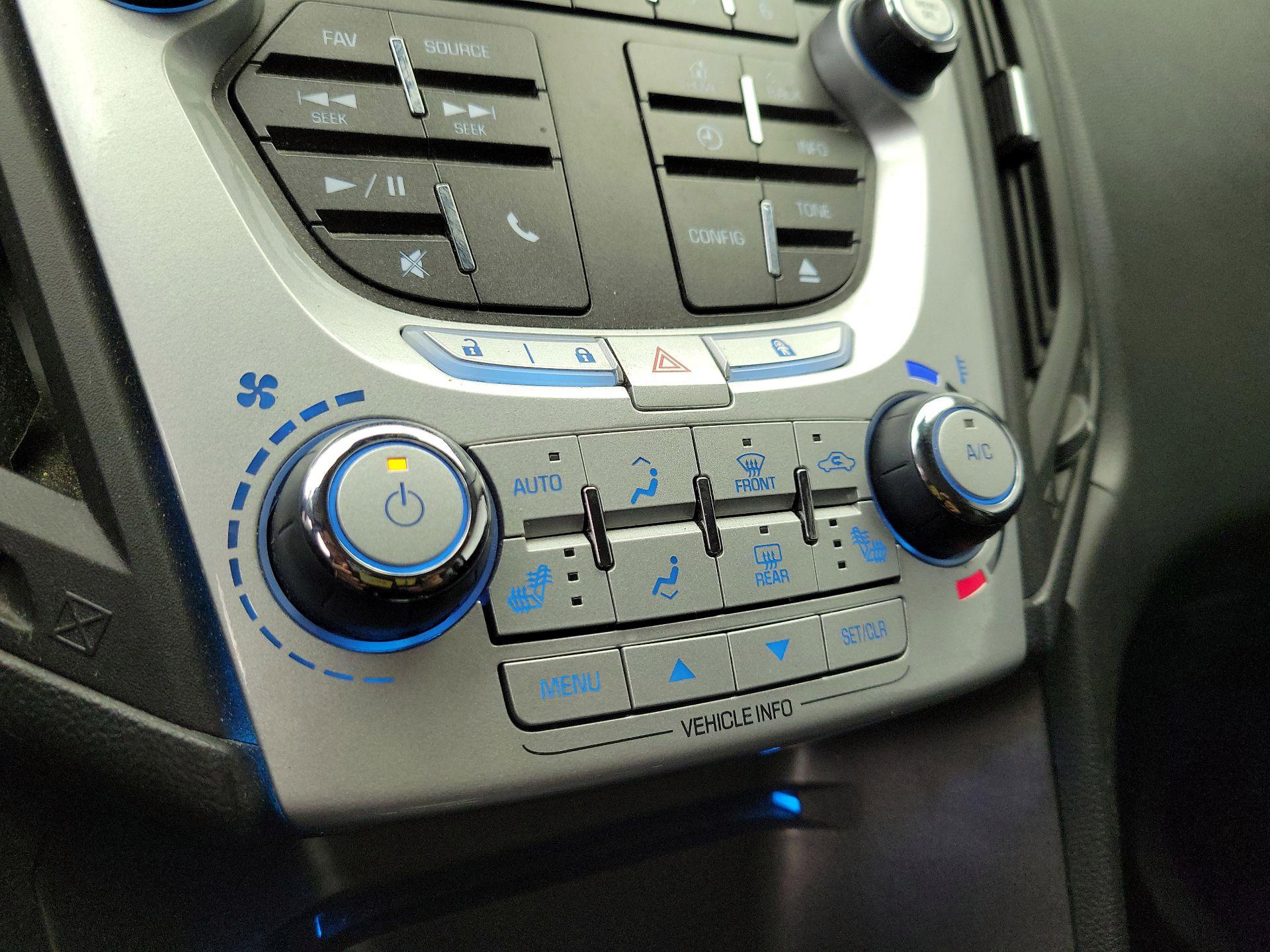 Thumbnail: 2015 Chevrolet Equinox - 15