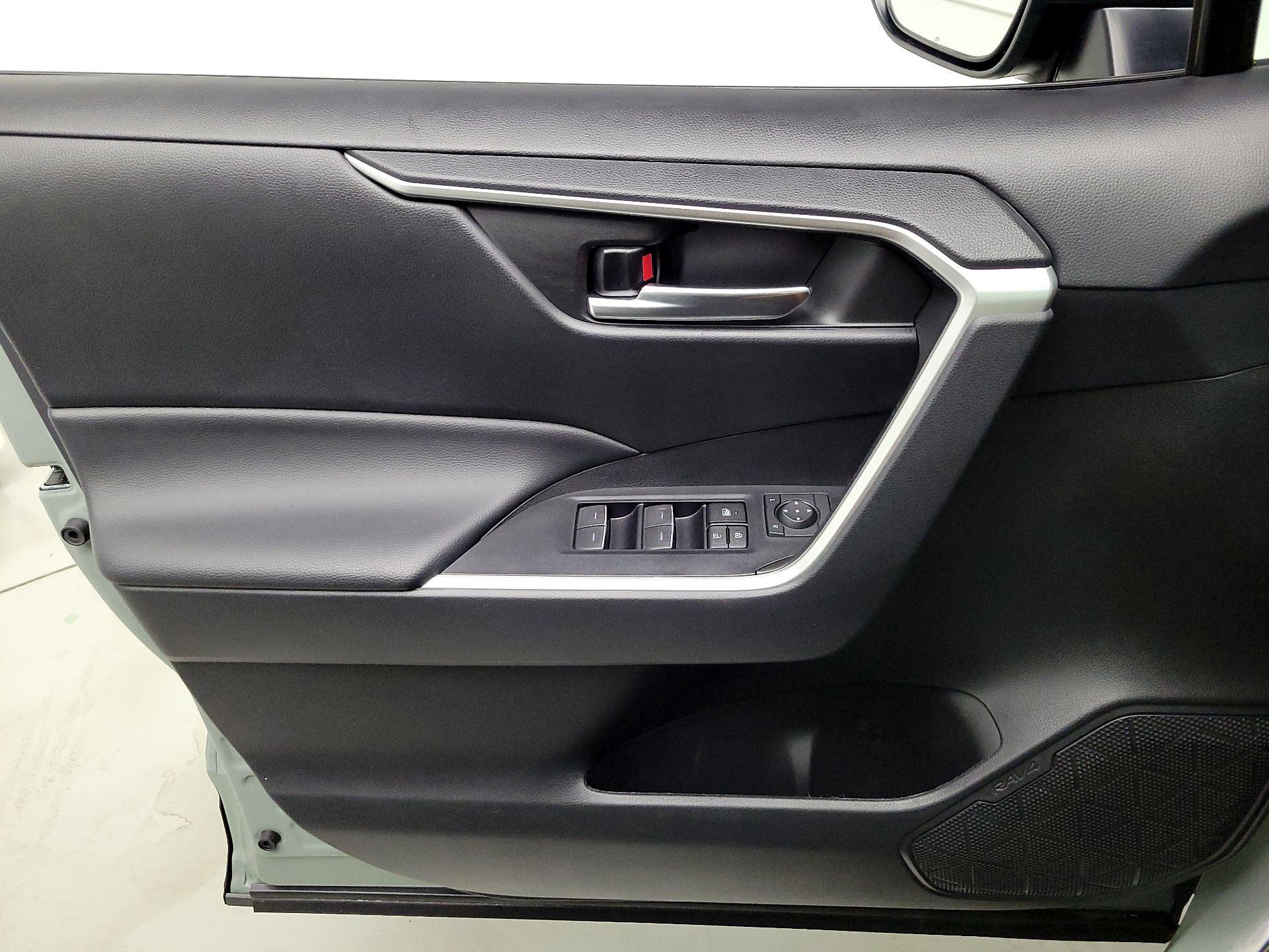Thumbnail: 2023 Toyota RAV4 - 12