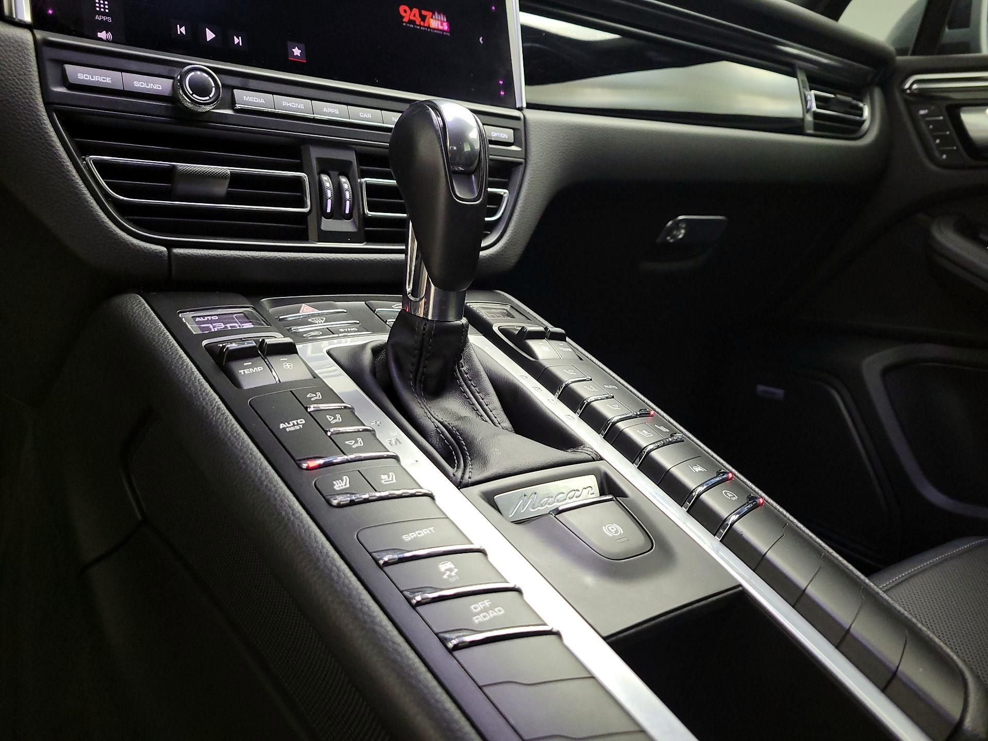 Thumbnail: 2020 Porsche Macan - 18