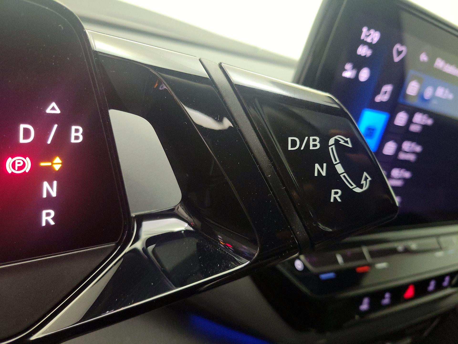 Thumbnail: 2024 Volkswagen ID.4 - 17