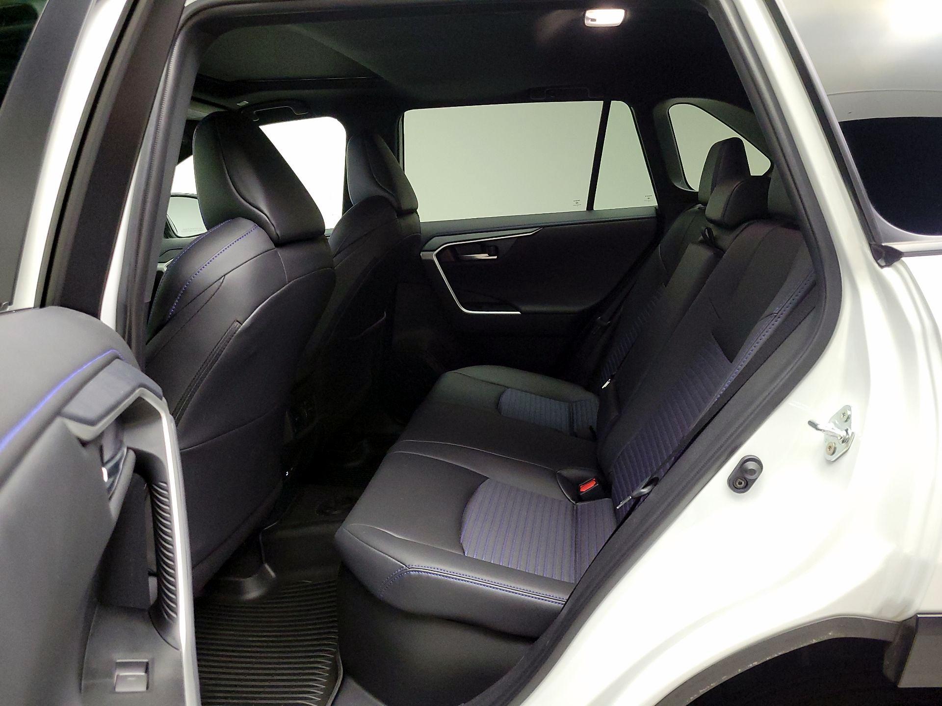 Thumbnail: 2025 Toyota RAV4 - 20