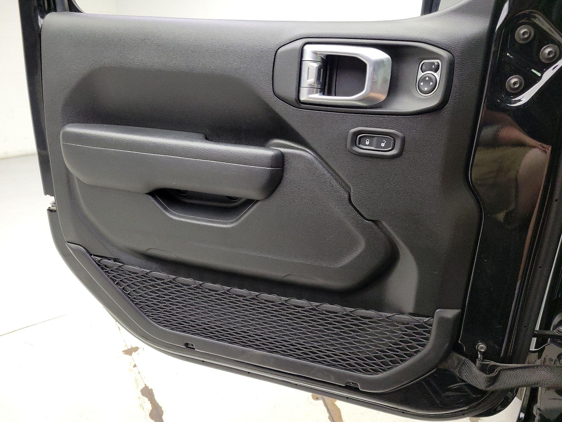 Thumbnail: 2021 Jeep Wrangler - 12