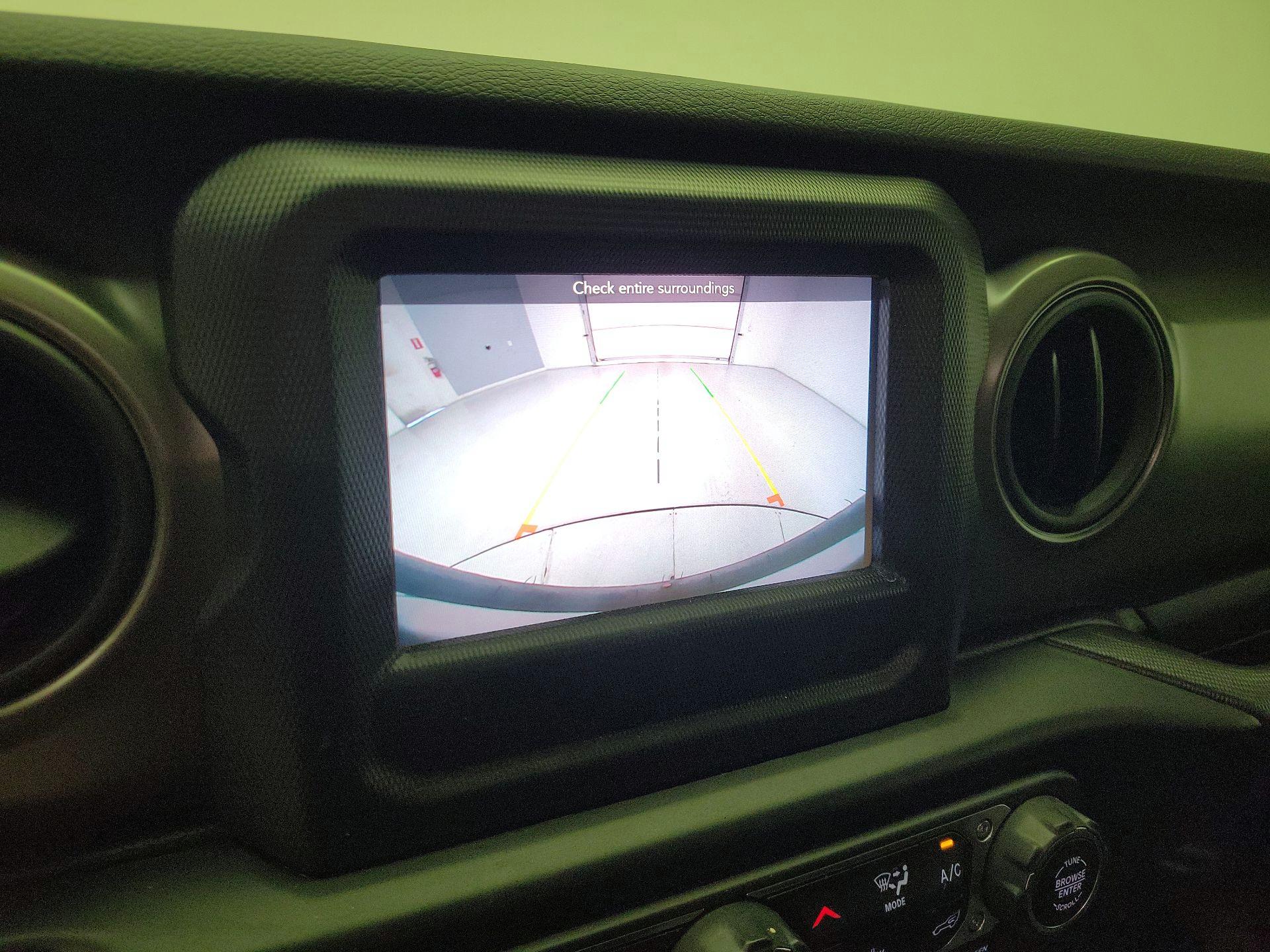 Thumbnail: 2021 Jeep Wrangler - 14