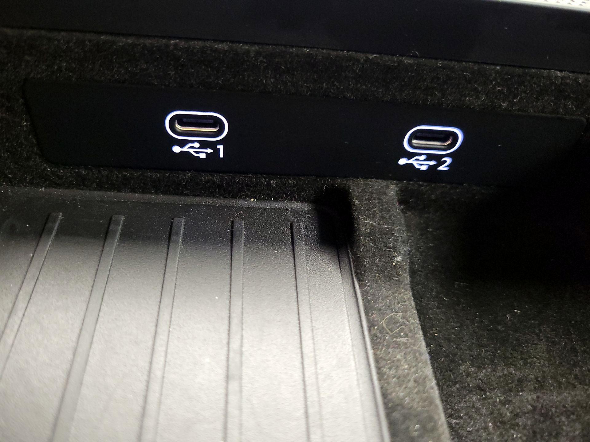 Thumbnail: 2021 Audi SQ7 - 19