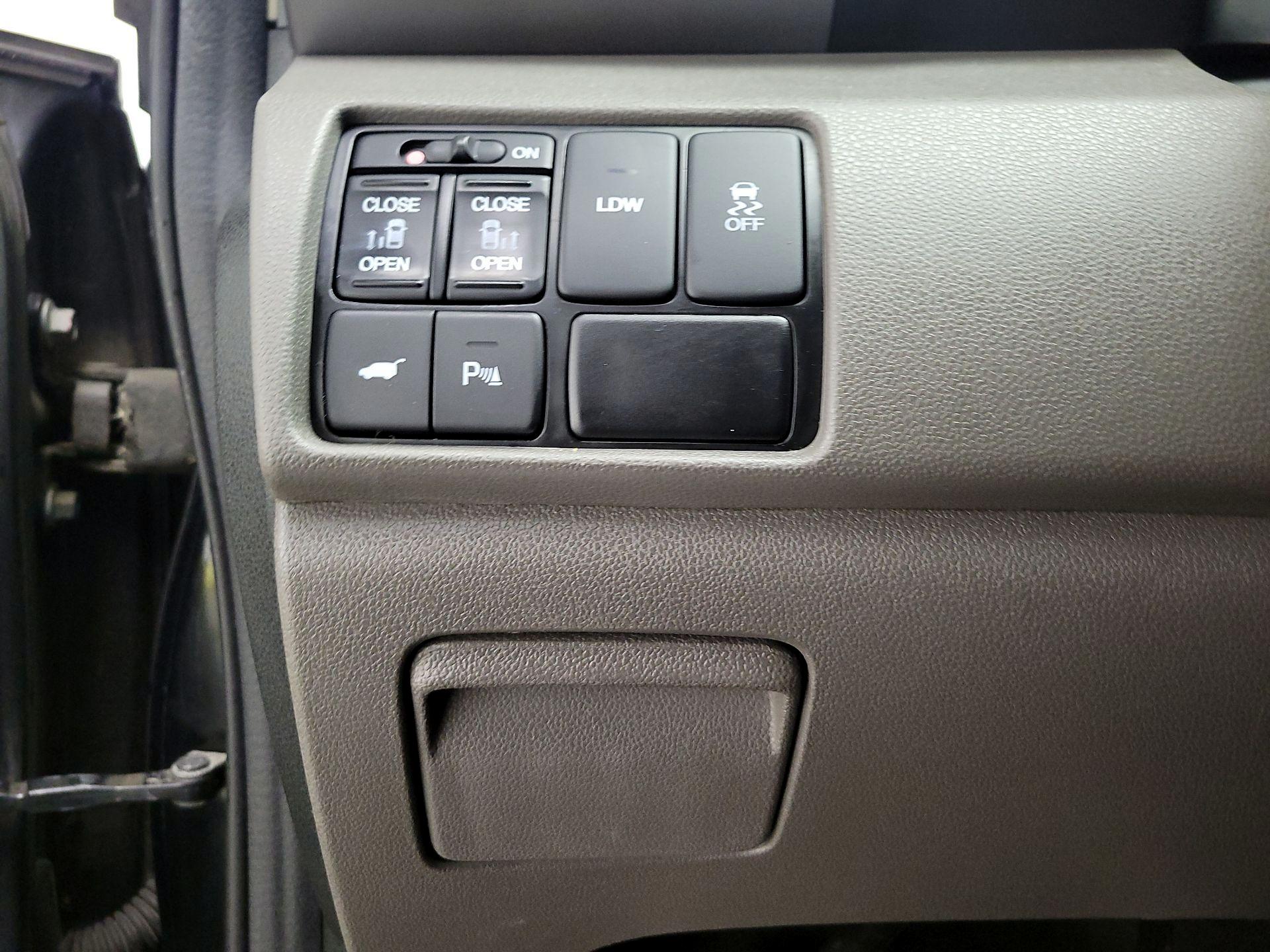 Thumbnail: 2014 Honda Odyssey - 13