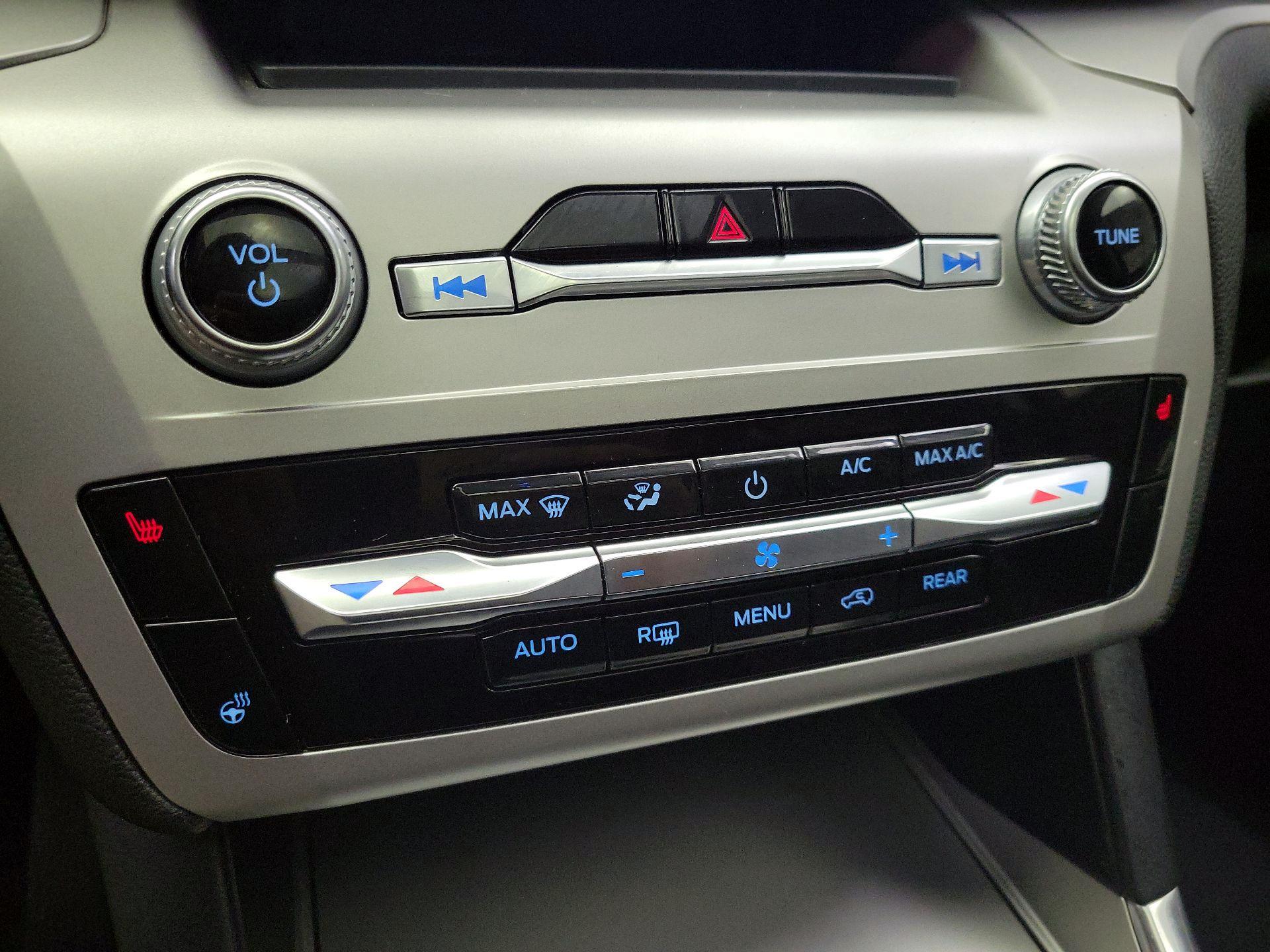 Thumbnail: 2022 Ford Explorer - 17