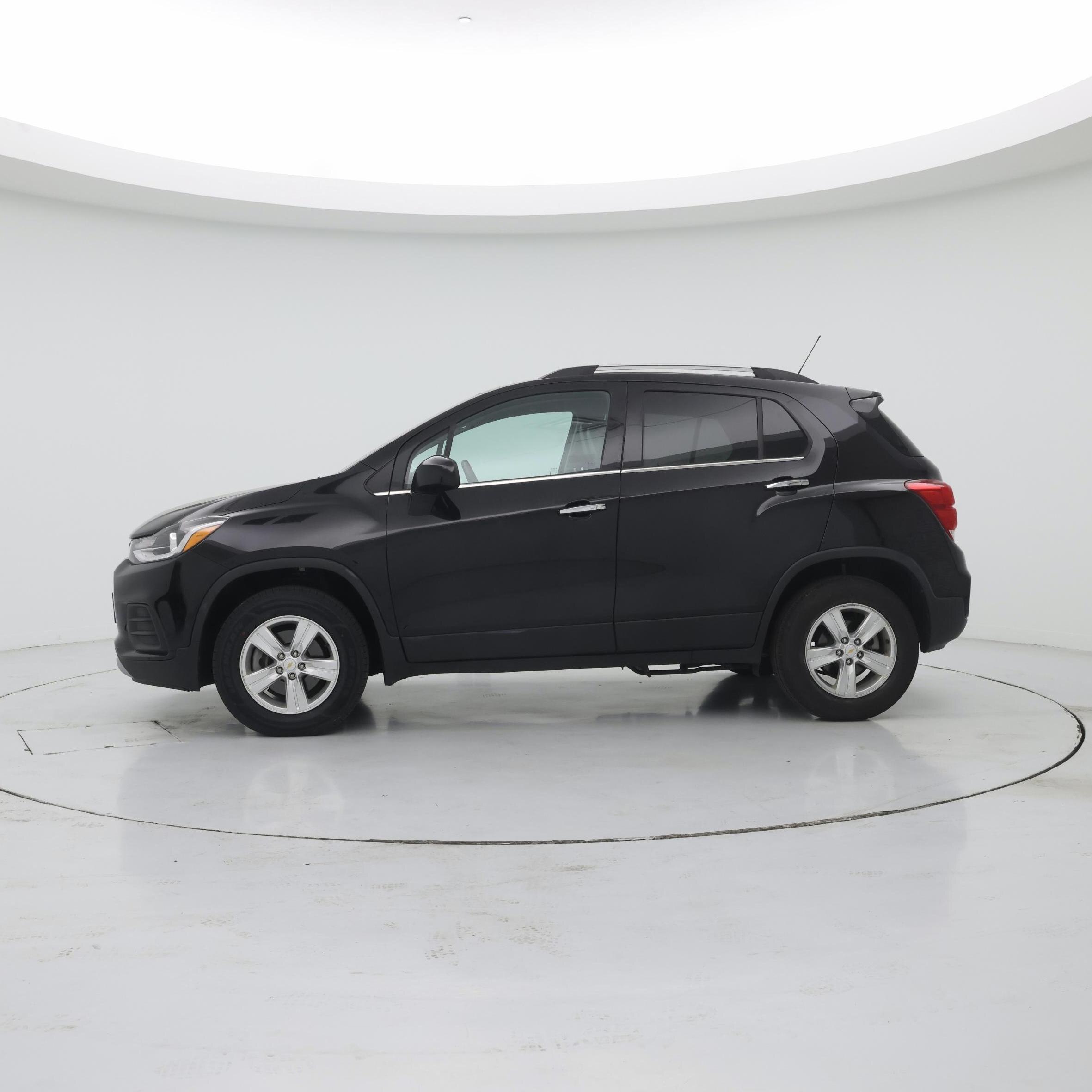 Thumbnail: 2020 Chevrolet Trax - 3