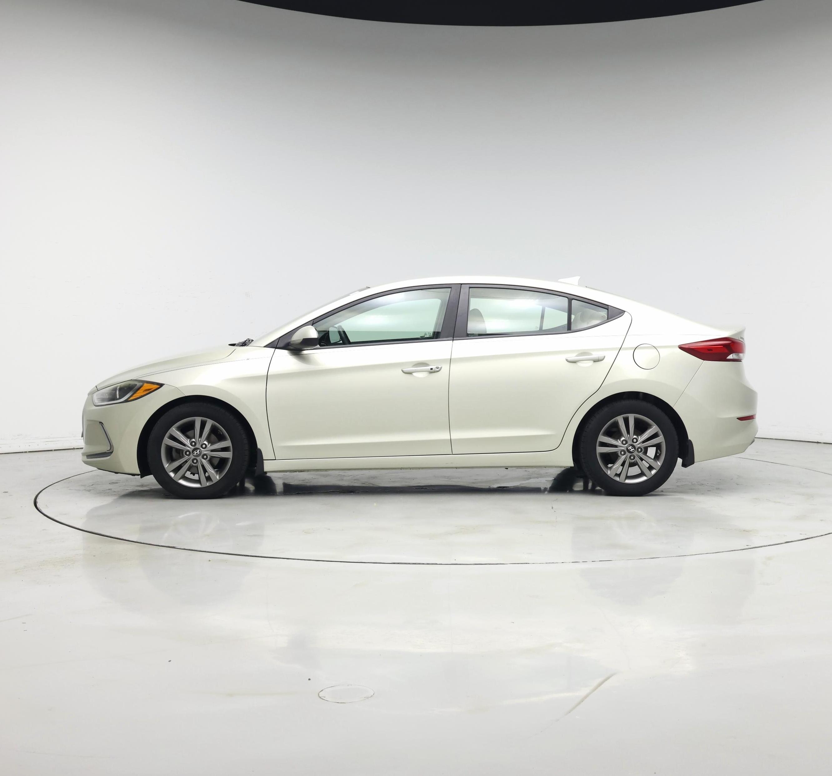 Thumbnail: 2017 Hyundai Elantra - 3