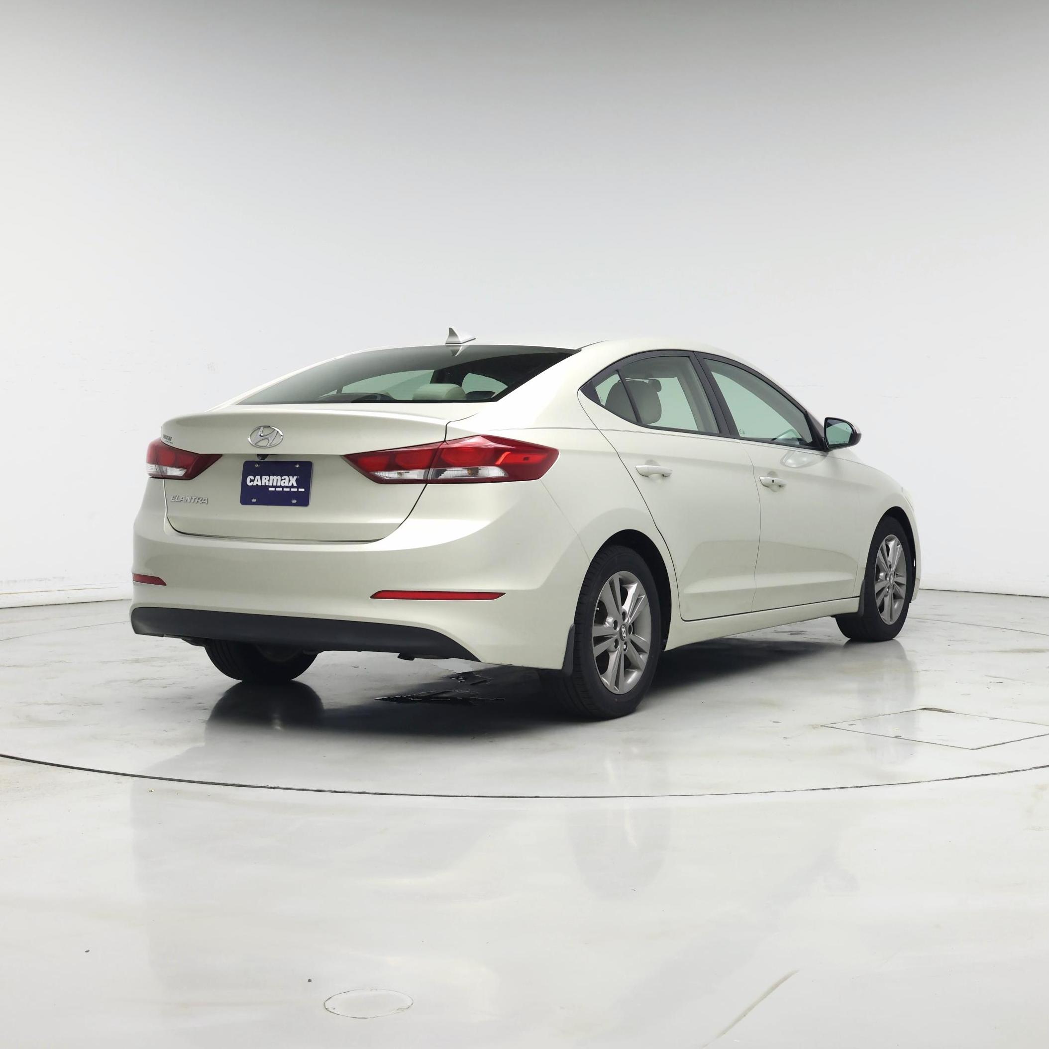 Thumbnail: 2017 Hyundai Elantra - 8