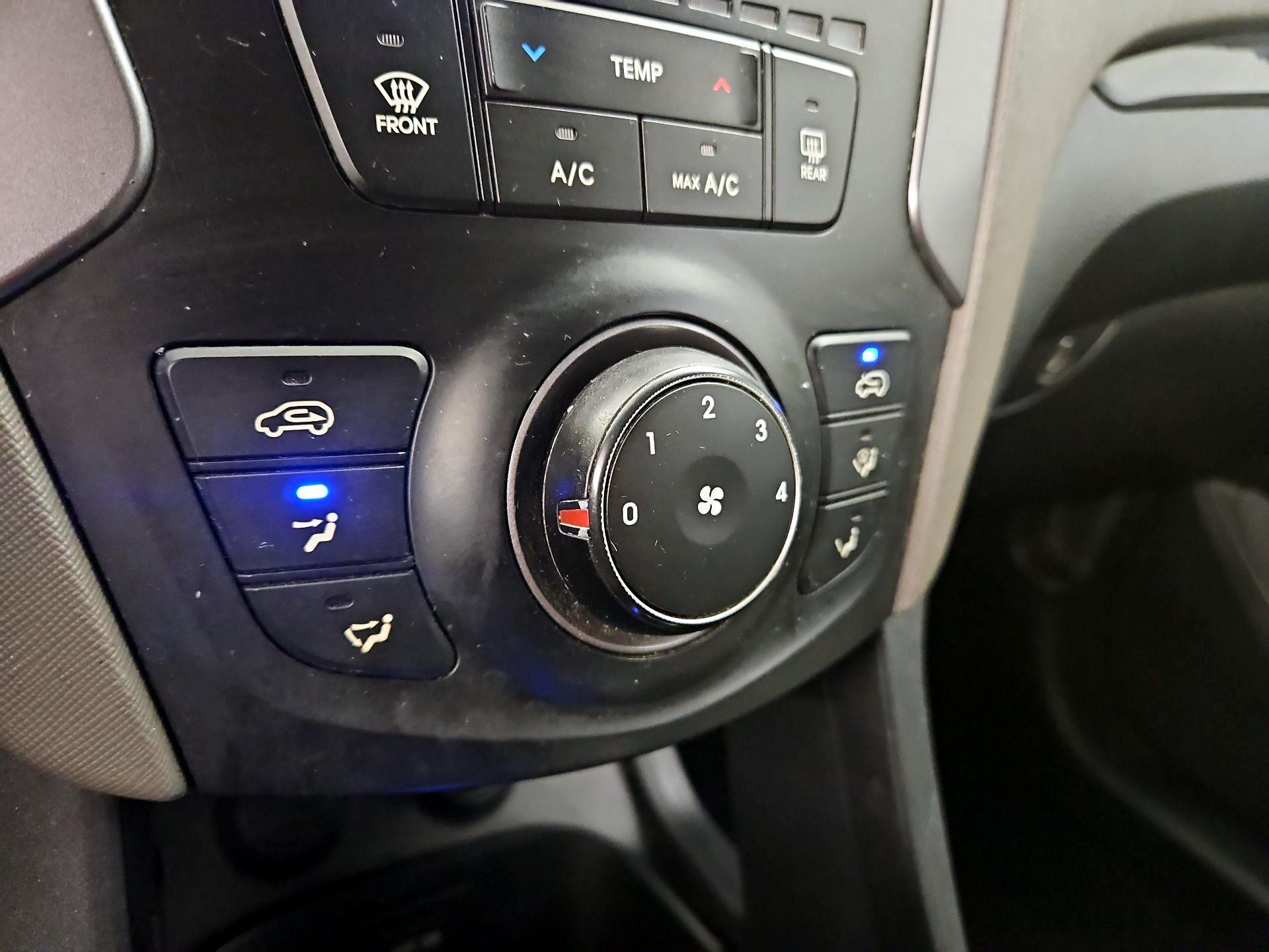 Thumbnail: 2016 Hyundai Santa Fe - 15