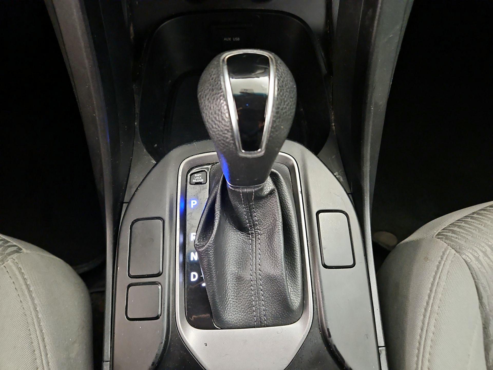 Thumbnail: 2016 Hyundai Santa Fe - 16