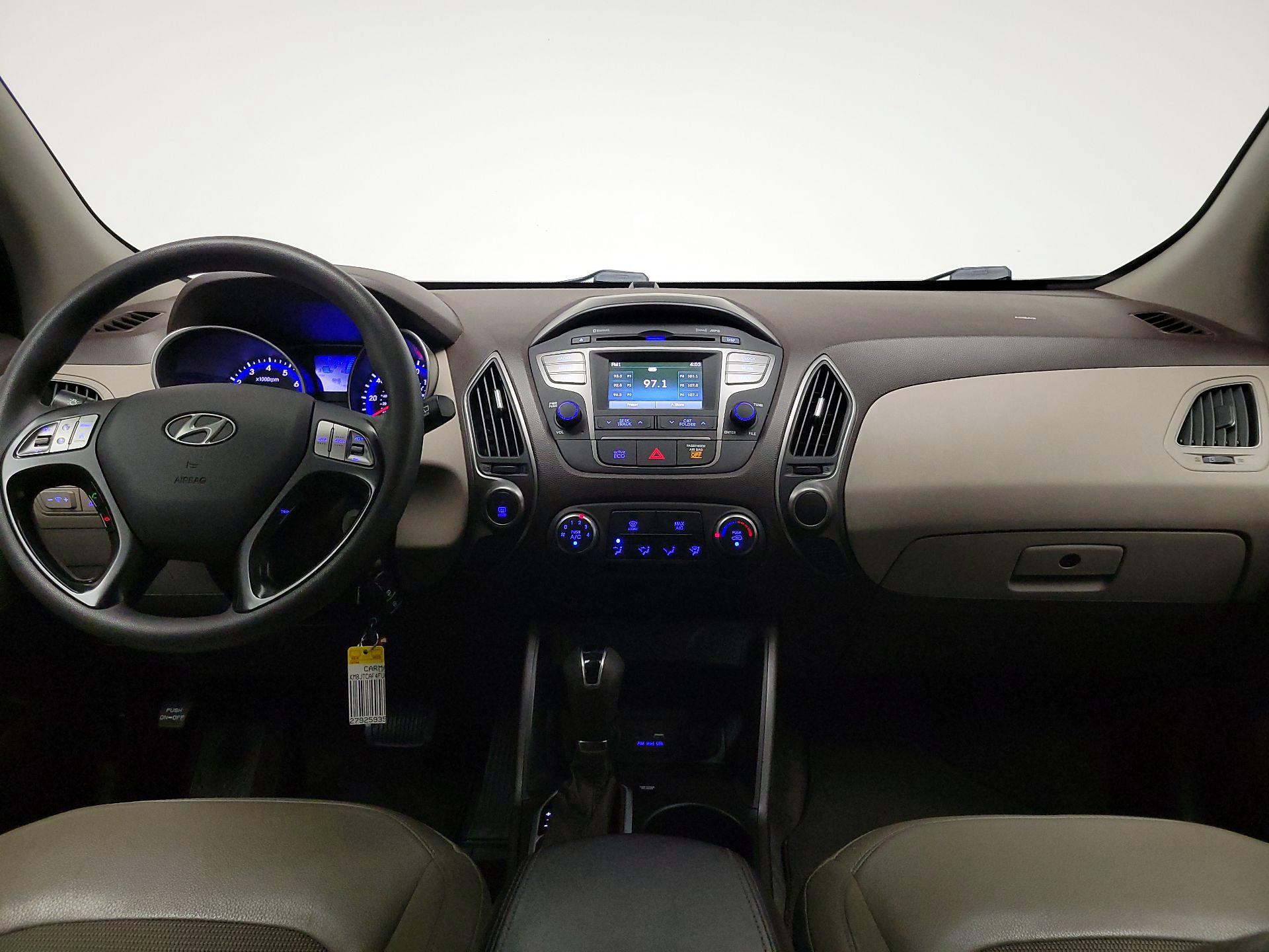 Thumbnail: 2015 Hyundai Tucson - 9