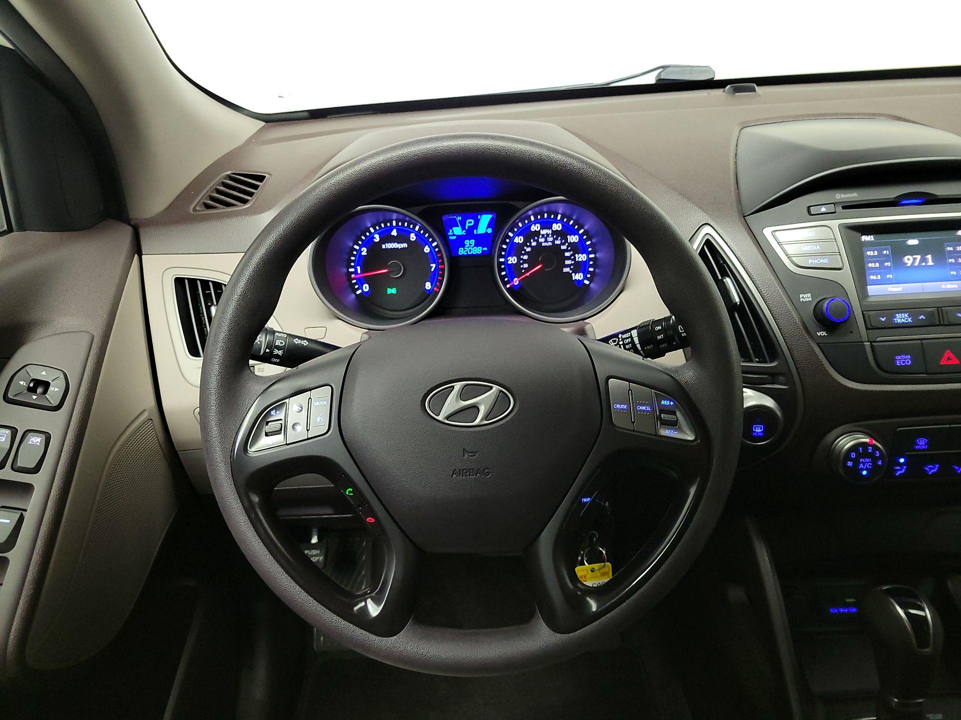 Thumbnail: 2015 Hyundai Tucson - 10