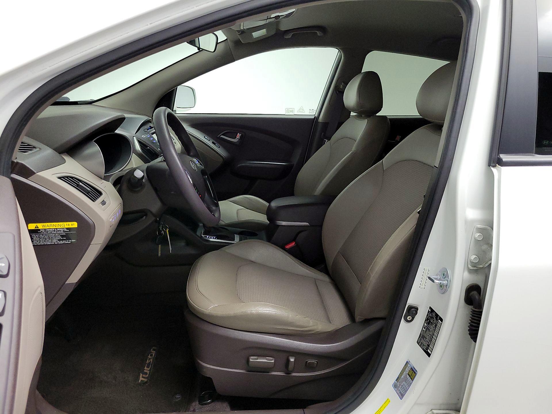 Thumbnail: 2015 Hyundai Tucson - 11