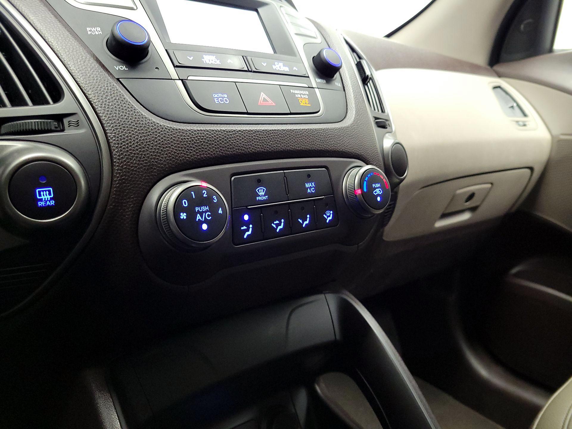 Thumbnail: 2015 Hyundai Tucson - 16