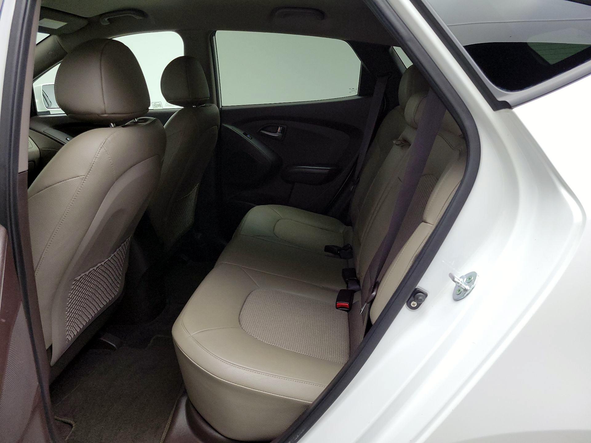 Thumbnail: 2015 Hyundai Tucson - 19