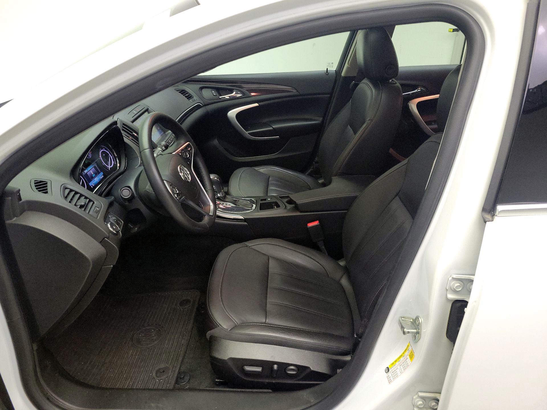 Thumbnail: 2016 Buick Regal - 11