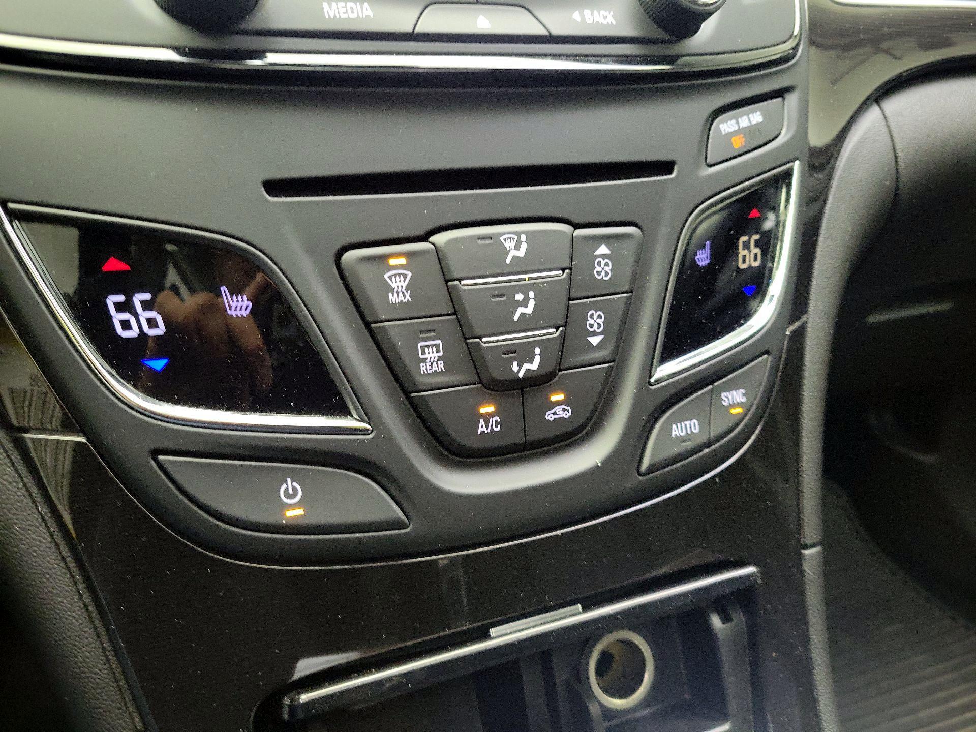 Thumbnail: 2016 Buick Regal - 17