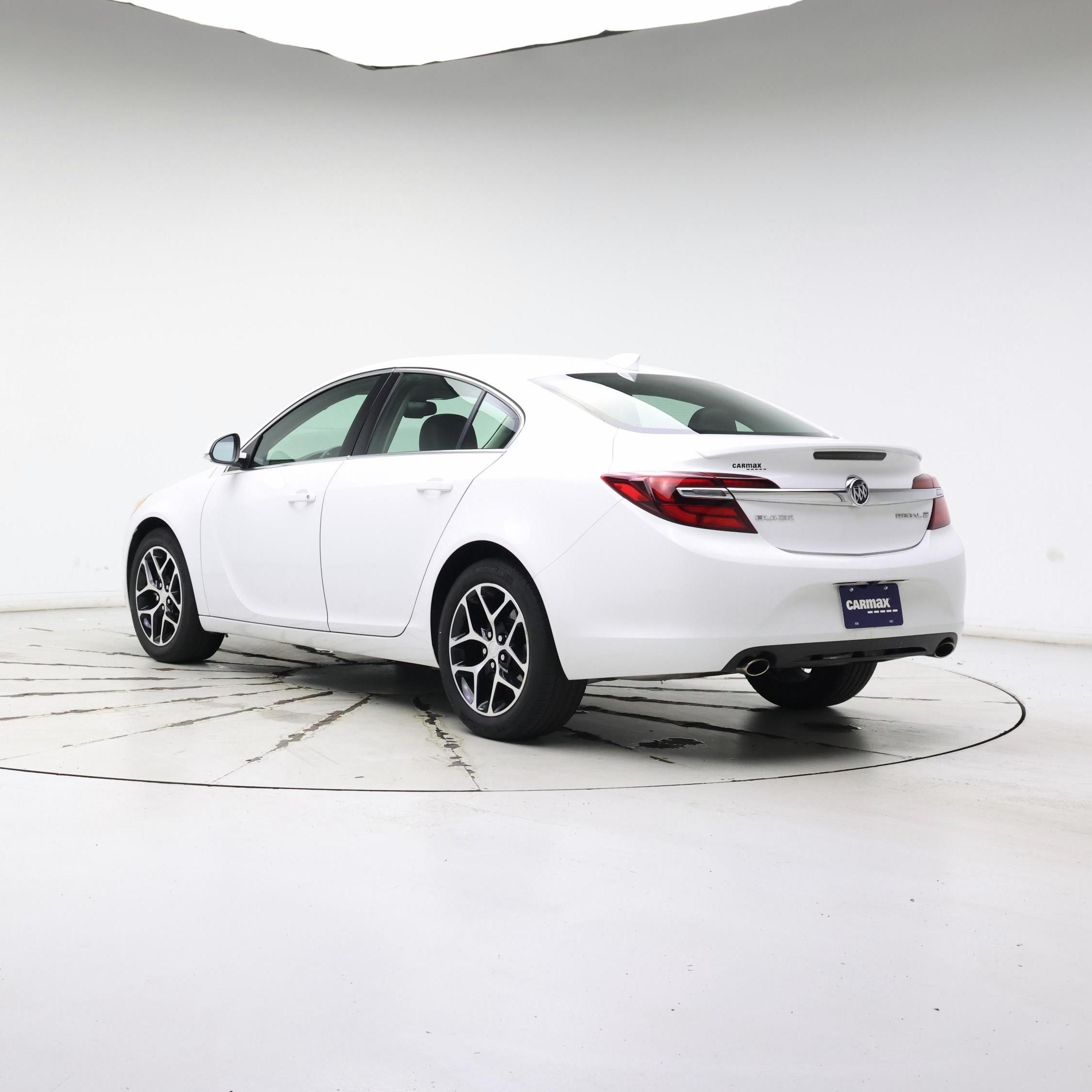 Thumbnail: 2016 Buick Regal - 2