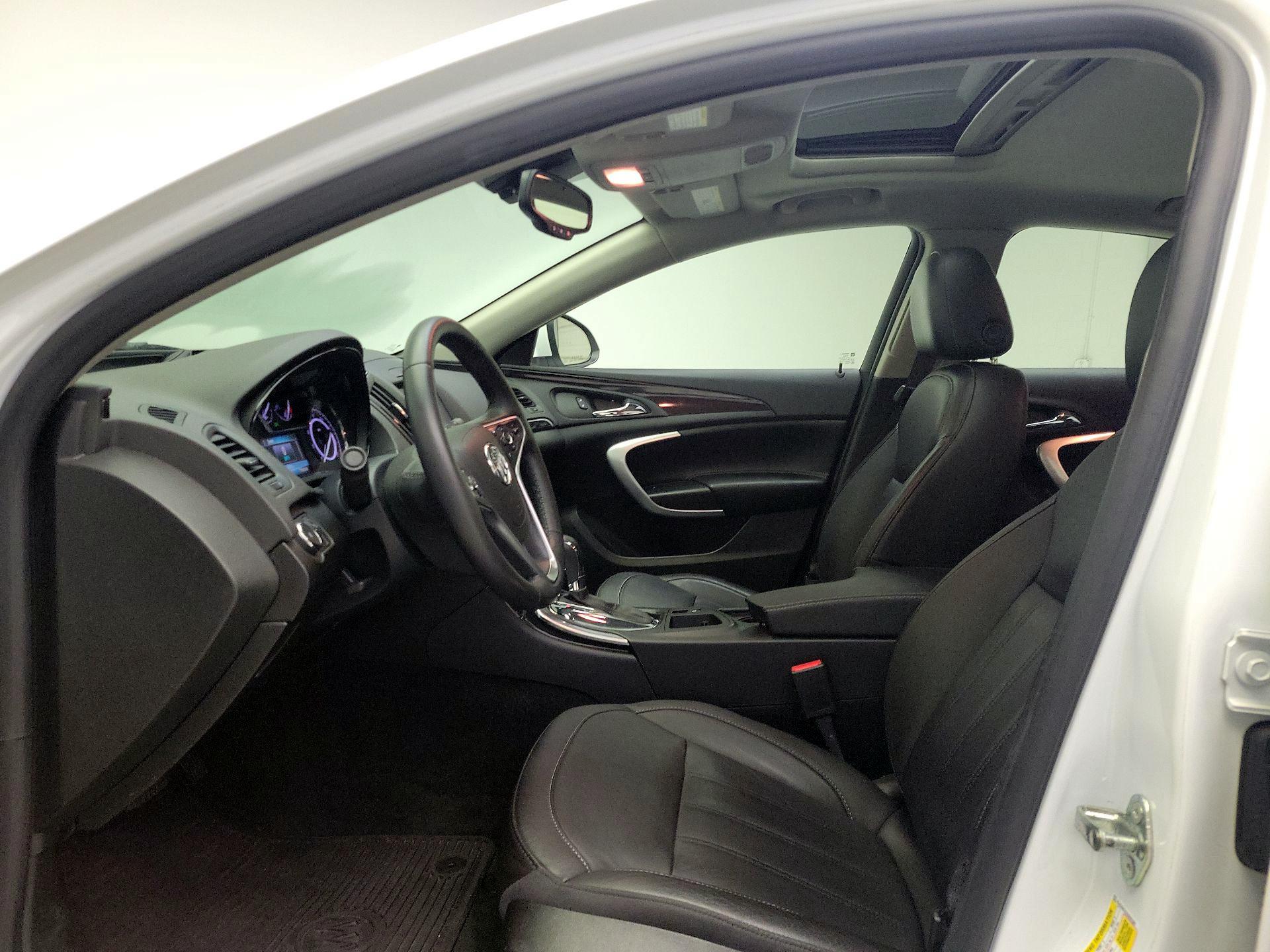 Thumbnail: 2016 Buick Regal - 20